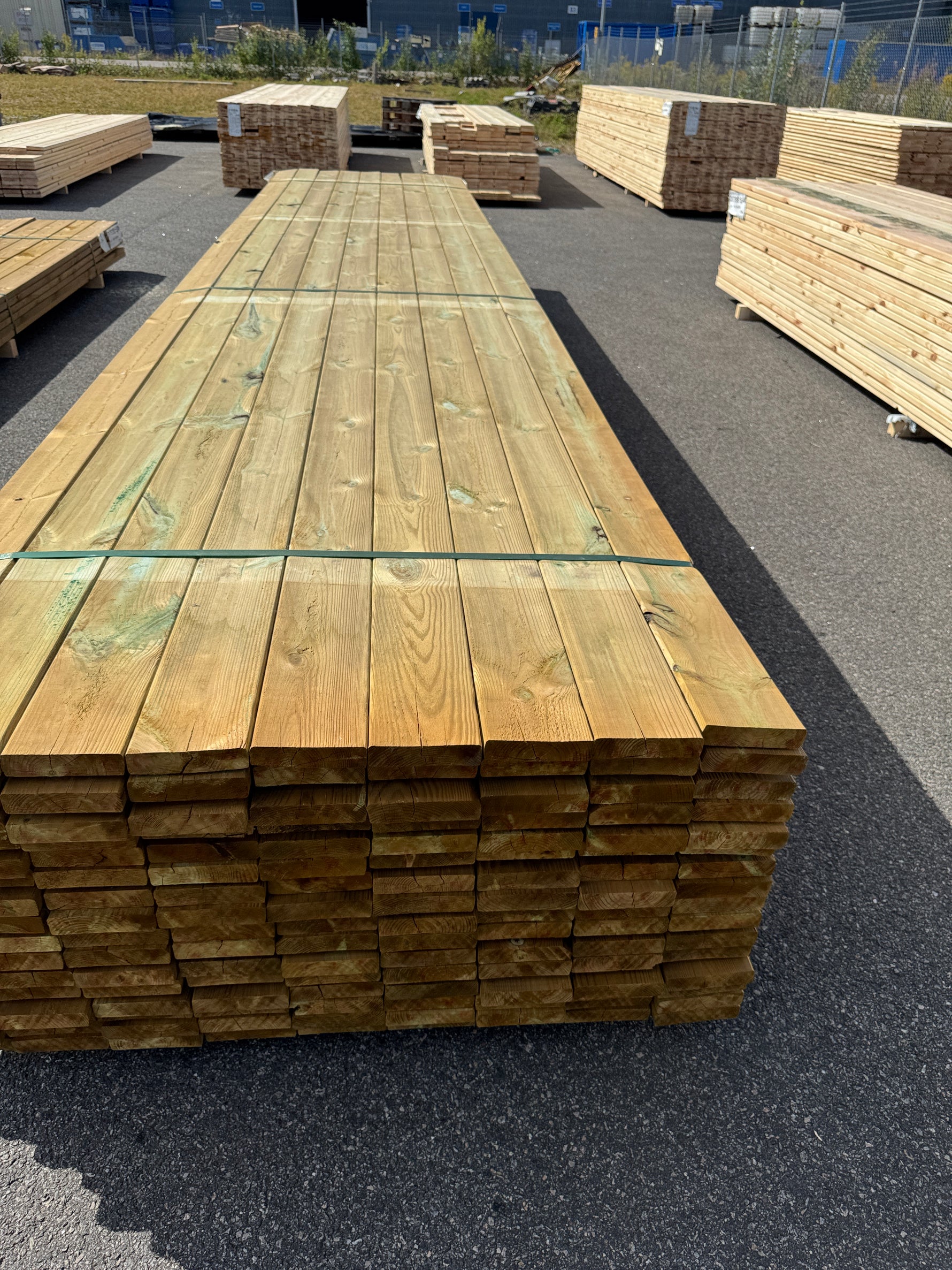 Paket Slät Trall 28x120 – 144st – 5.40 m – NTR AB – ANDRASORTERING