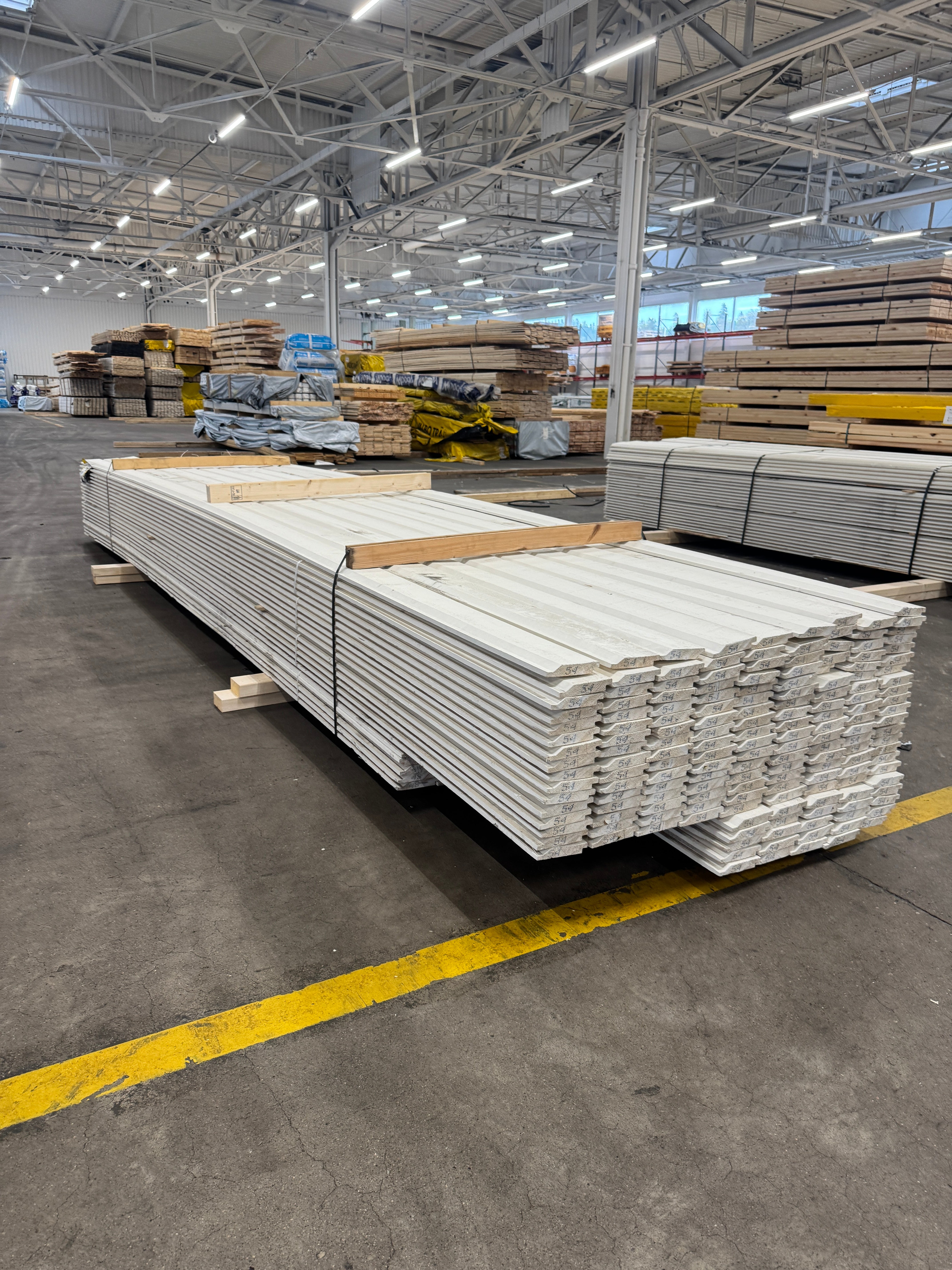Paket Ytterpanel Enkelfas Halvspont 22x120mm – 164 st (4,80–5,40 m, gran, vitmålad)