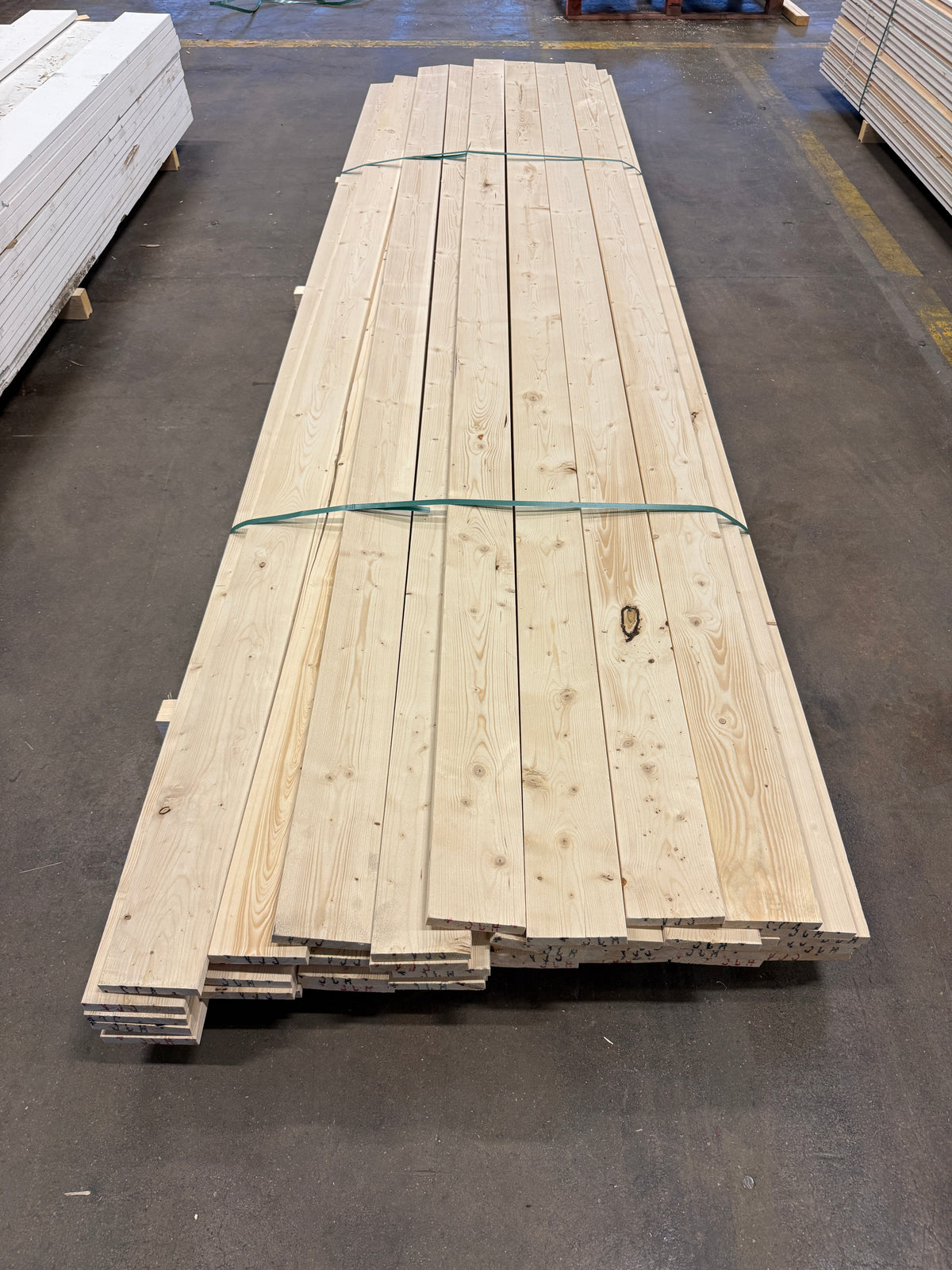 Paket Finsågade Brädor 22×120 mm – 3,60 m – 43 st