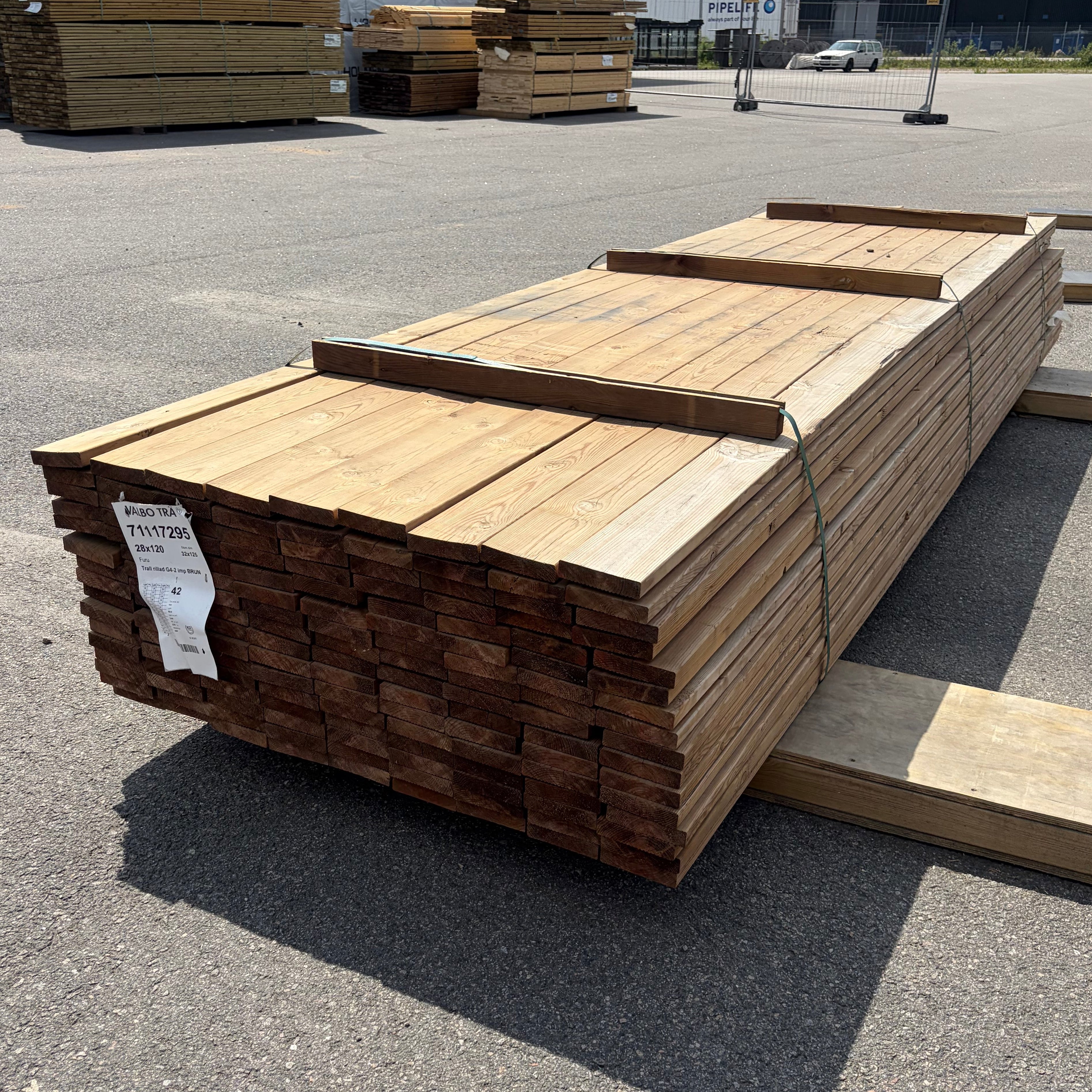 Paket Brunimpregnerad Trall 28x120 Rillad, 144st 4,20m