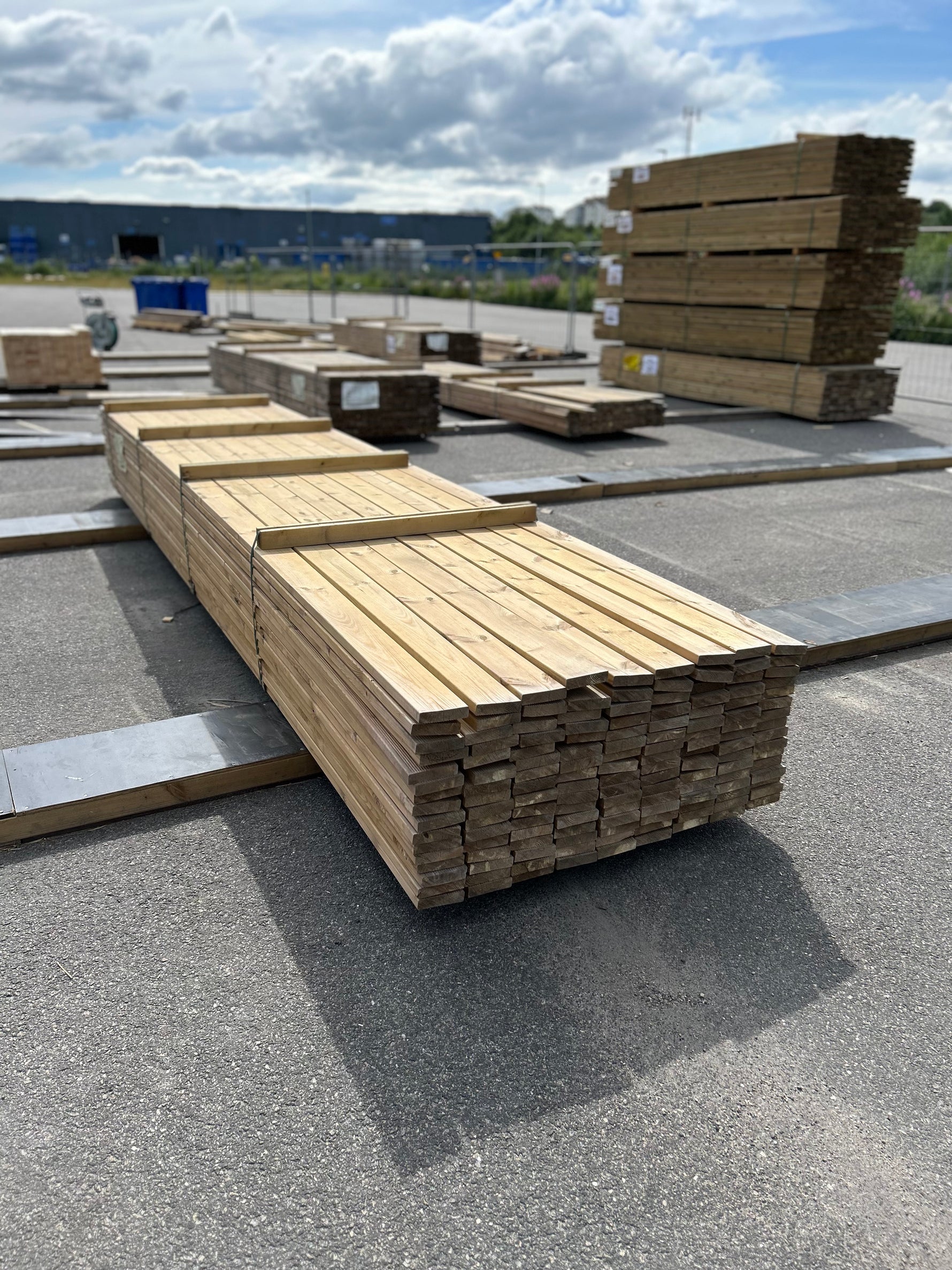 Paket Tryckimpregnerad Rillad Trall 28x120mm 5,10m 144st Väderbitet