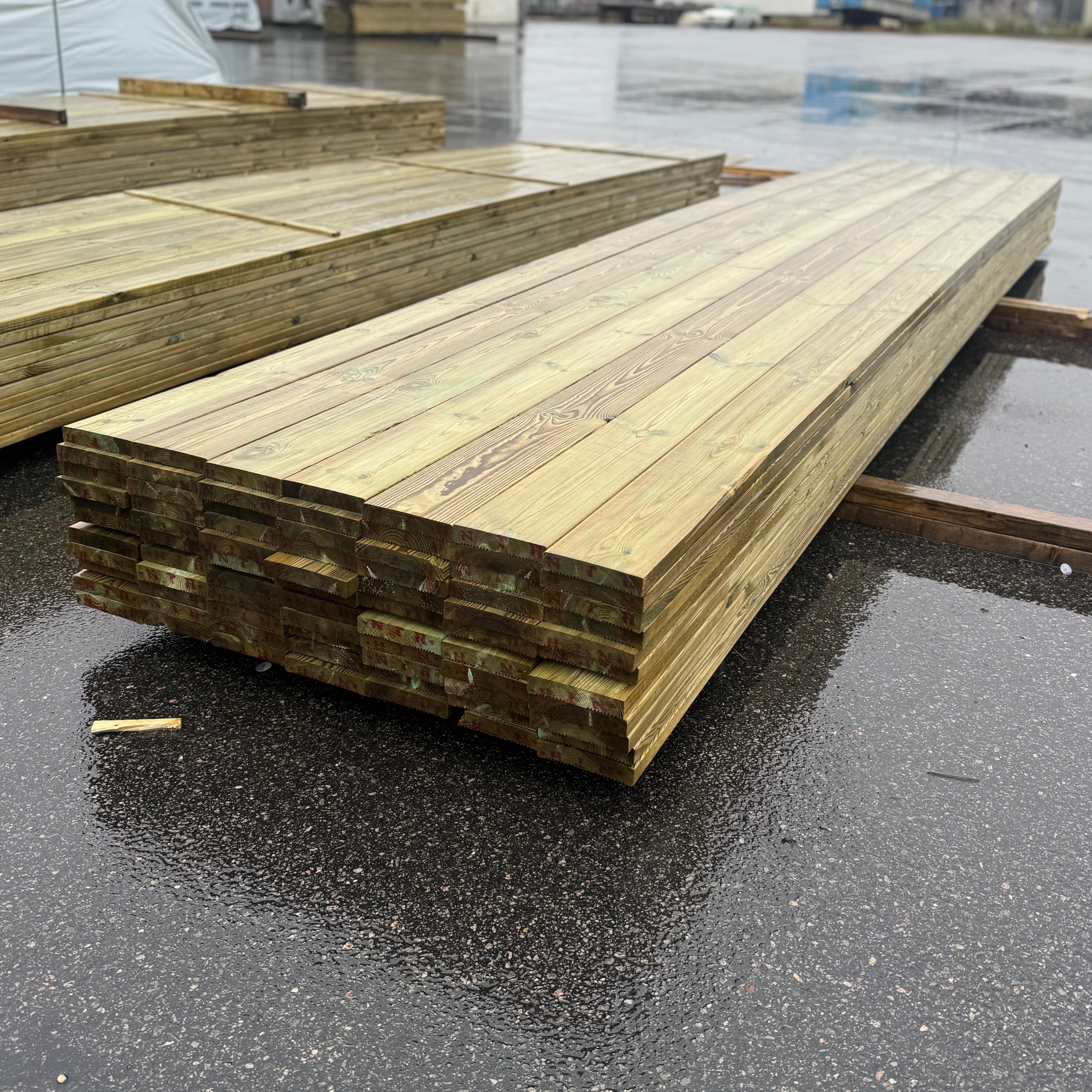 Paket Tryckimpregnerad Rillad Trall 27x145mm 5.40m 77st (B-Sortering)
