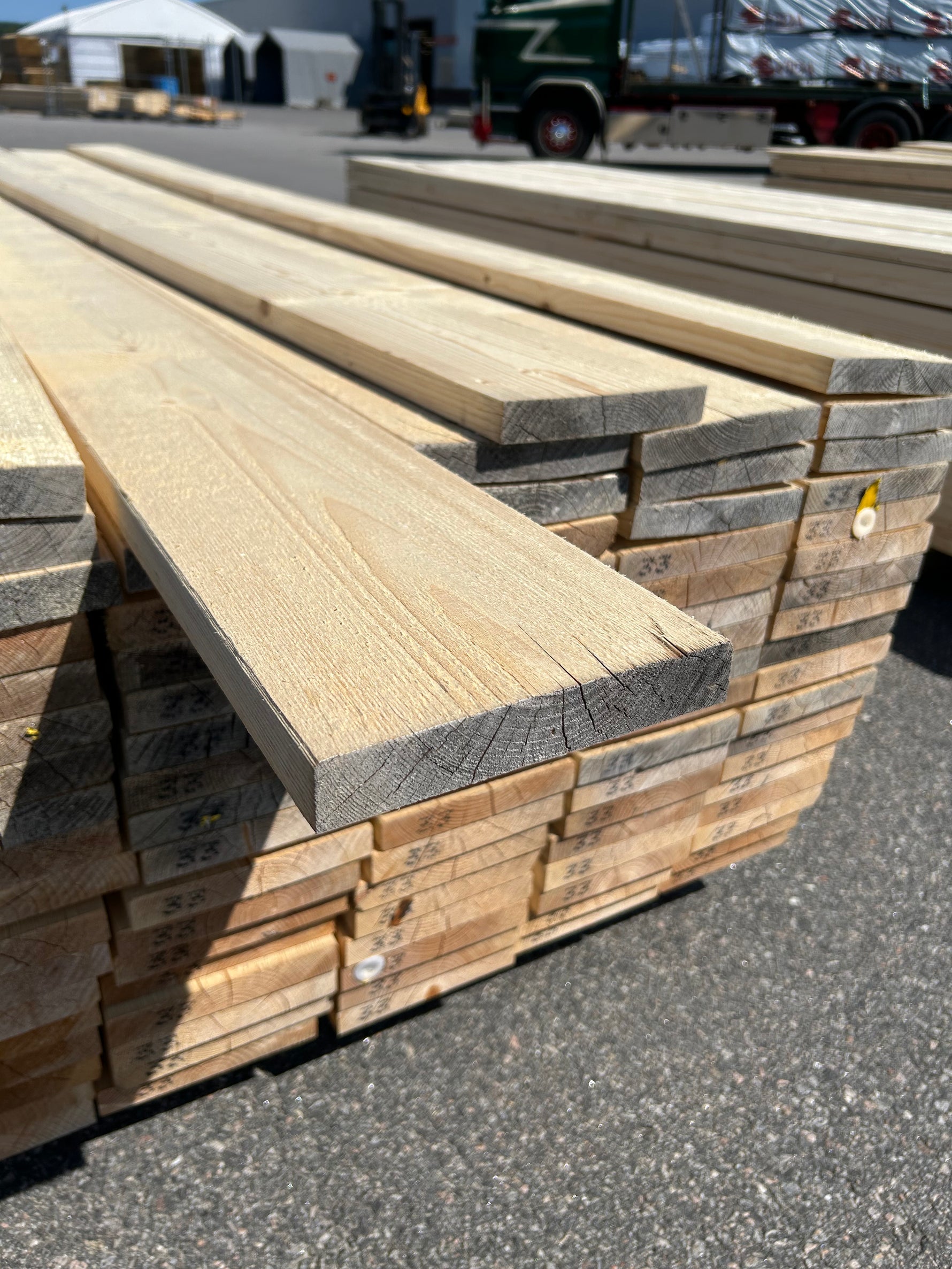 Paket Finsågade Brädor 28x170mm 106st 3.30m Obehandlade