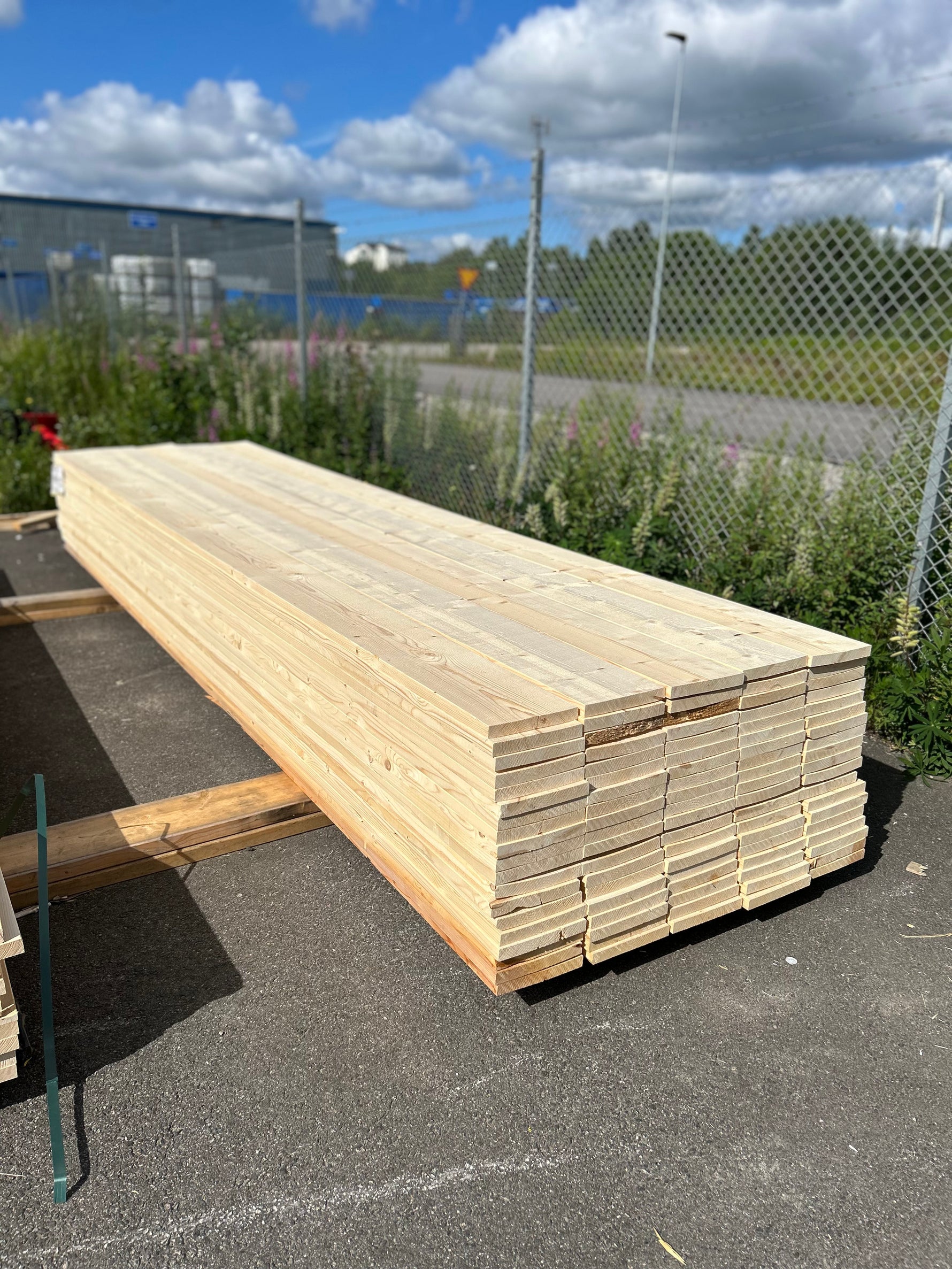 Paket Finsågade Brädor 28x220mm 4.50m 95st Obehandlade