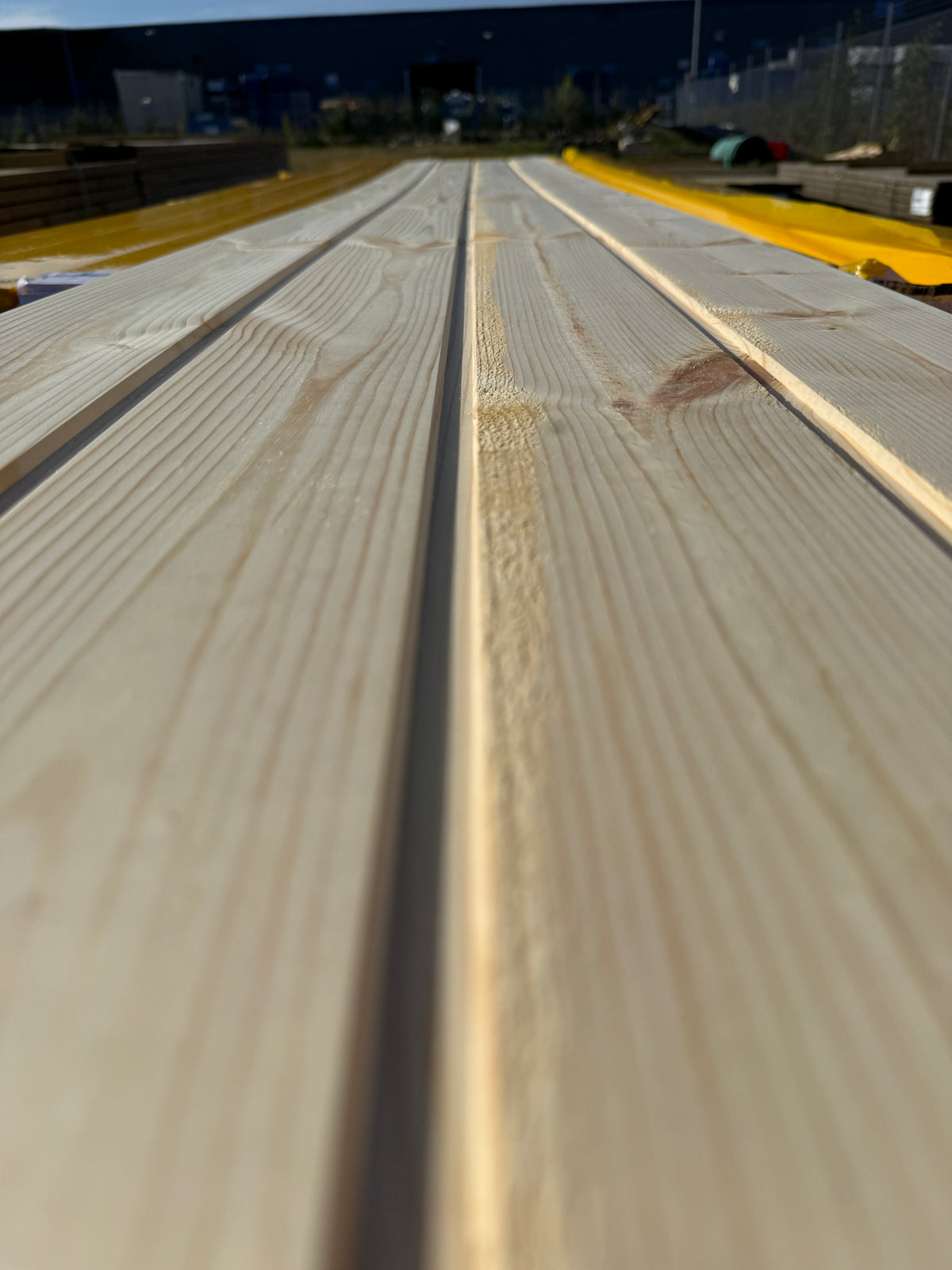 Parti Spårpanel 13x120mm 3,58m Furu – 141,7 kvm