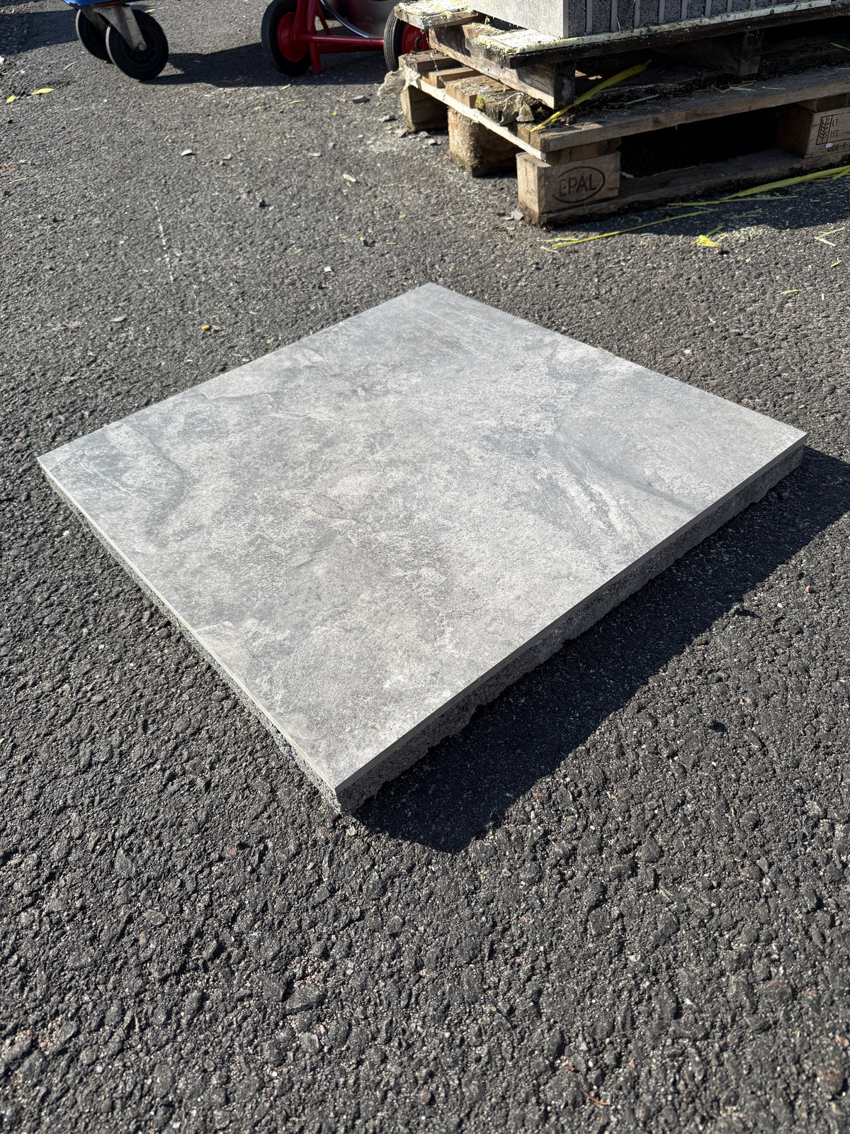 Pall GeoCeramica Marmorsten Grå 600×600×40 mm – 28 st, 10,08 m²