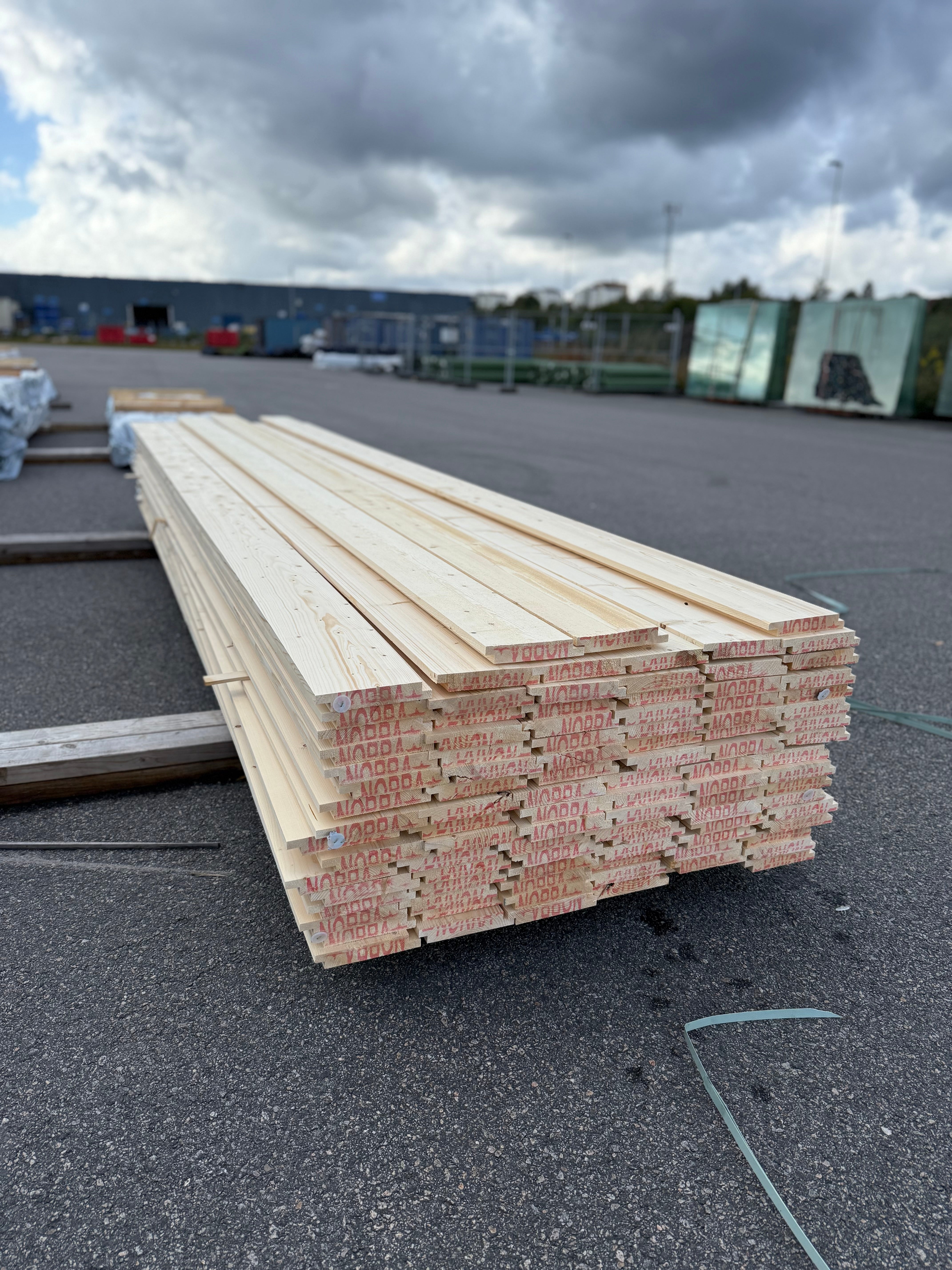 Paket Hakfals 28x170mm 99st 4.20m