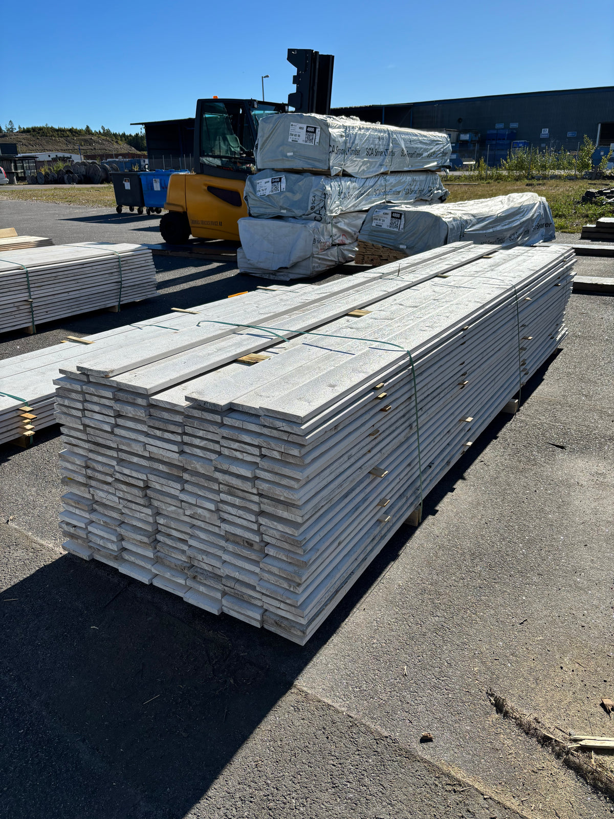 Paket Finsågade Brädor 22x145mm 3,90m 148st Grundmålade