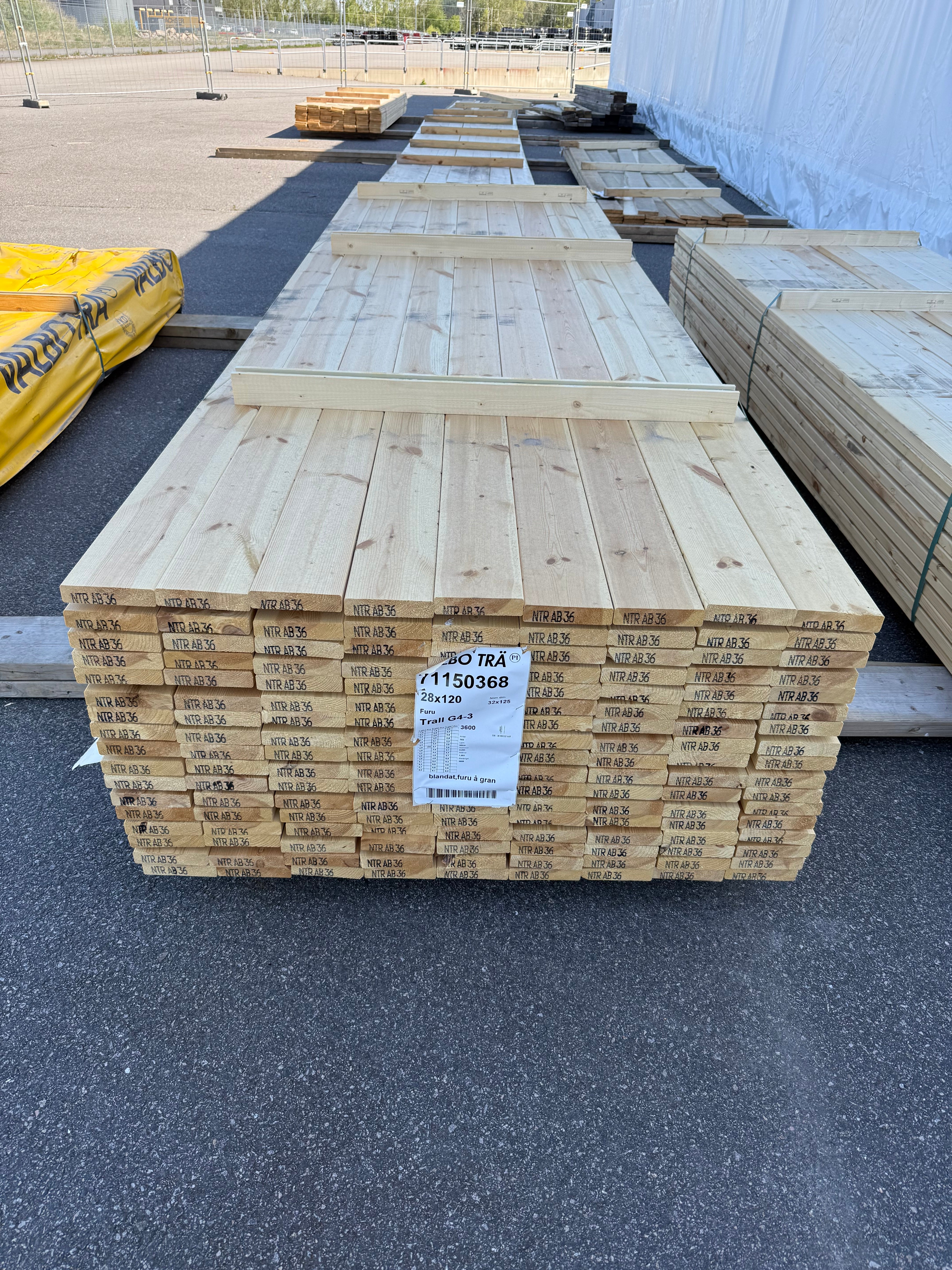 Paket Trall 28x120mm Obehandlad 3.60m 153st