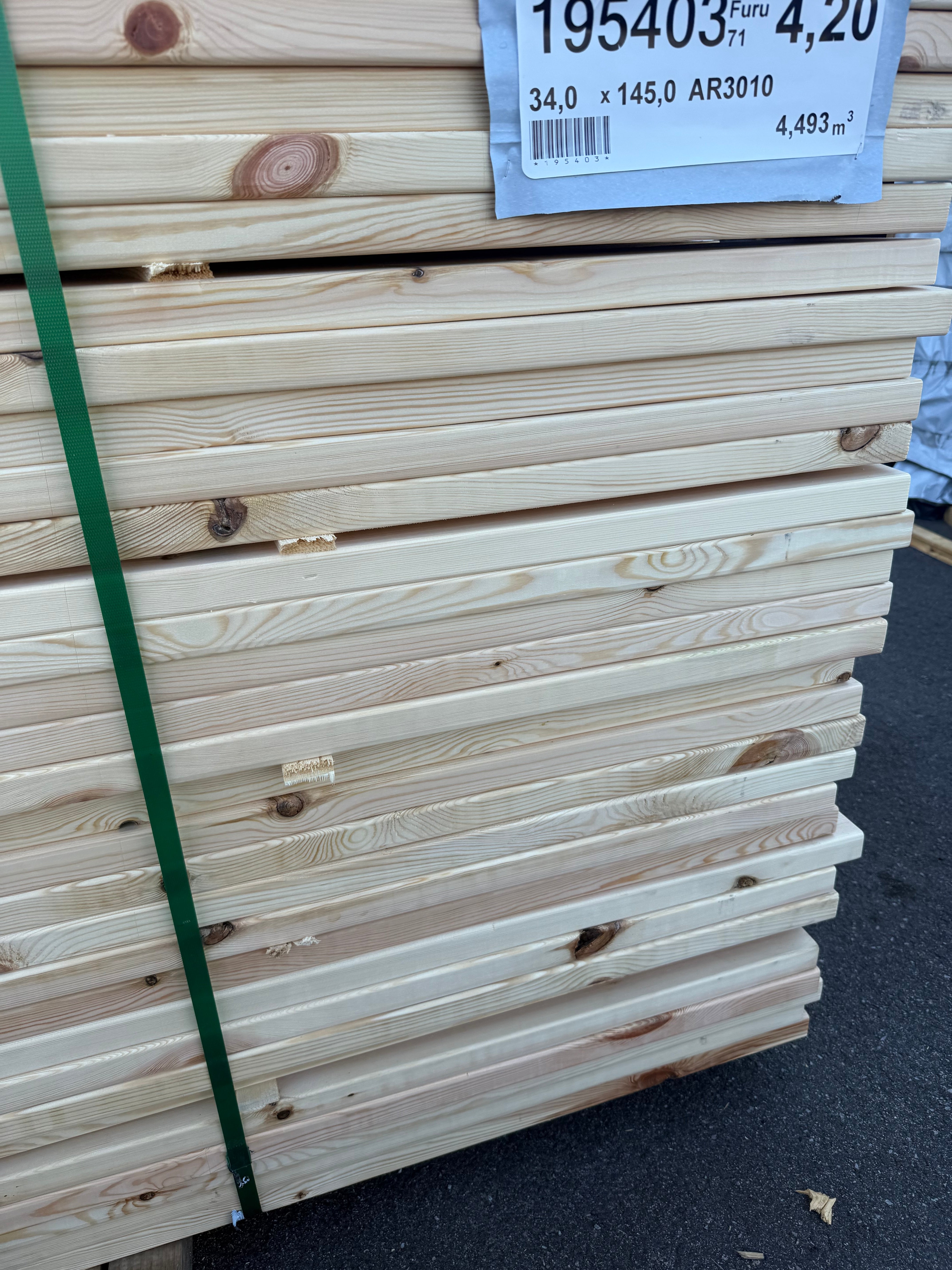 Hyvlad 34x145 Obehandlad Furu (Sekunda)