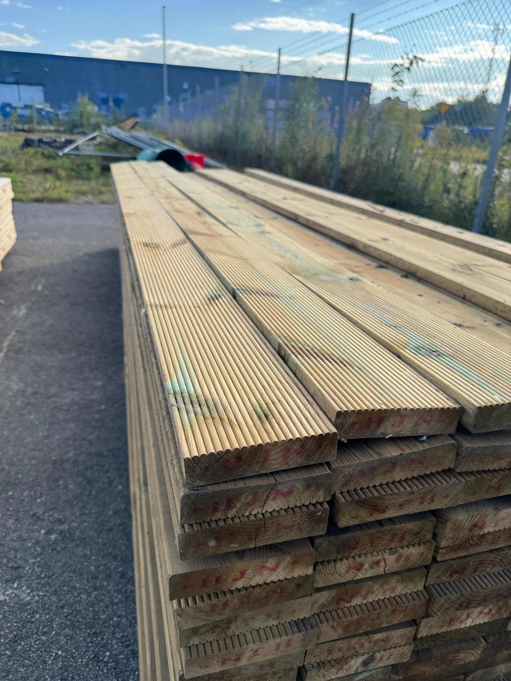 Paket Rillad Trall 28x120 – 144st – 3.60 m – NTR AB A-sortering