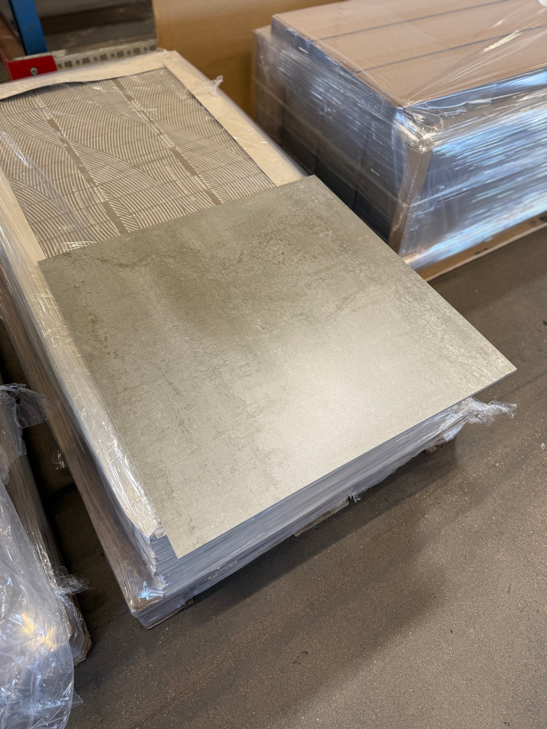 Parti Klinker Metall Silver Såg 60x60, 16 paket totalt ca 23m²