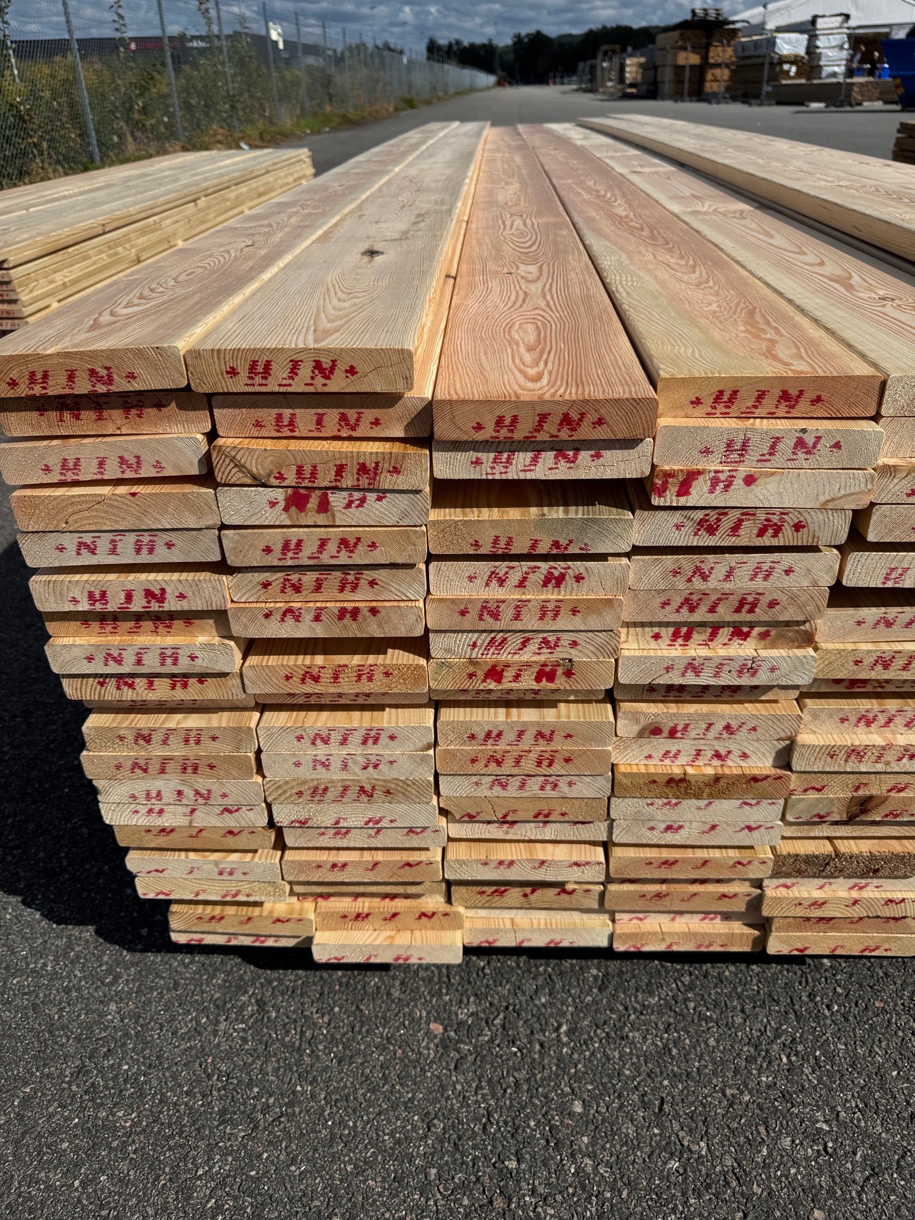 Paket Hyvlad 28x145 – 135st – 4.50–5.40 m – ANDRASORTERING