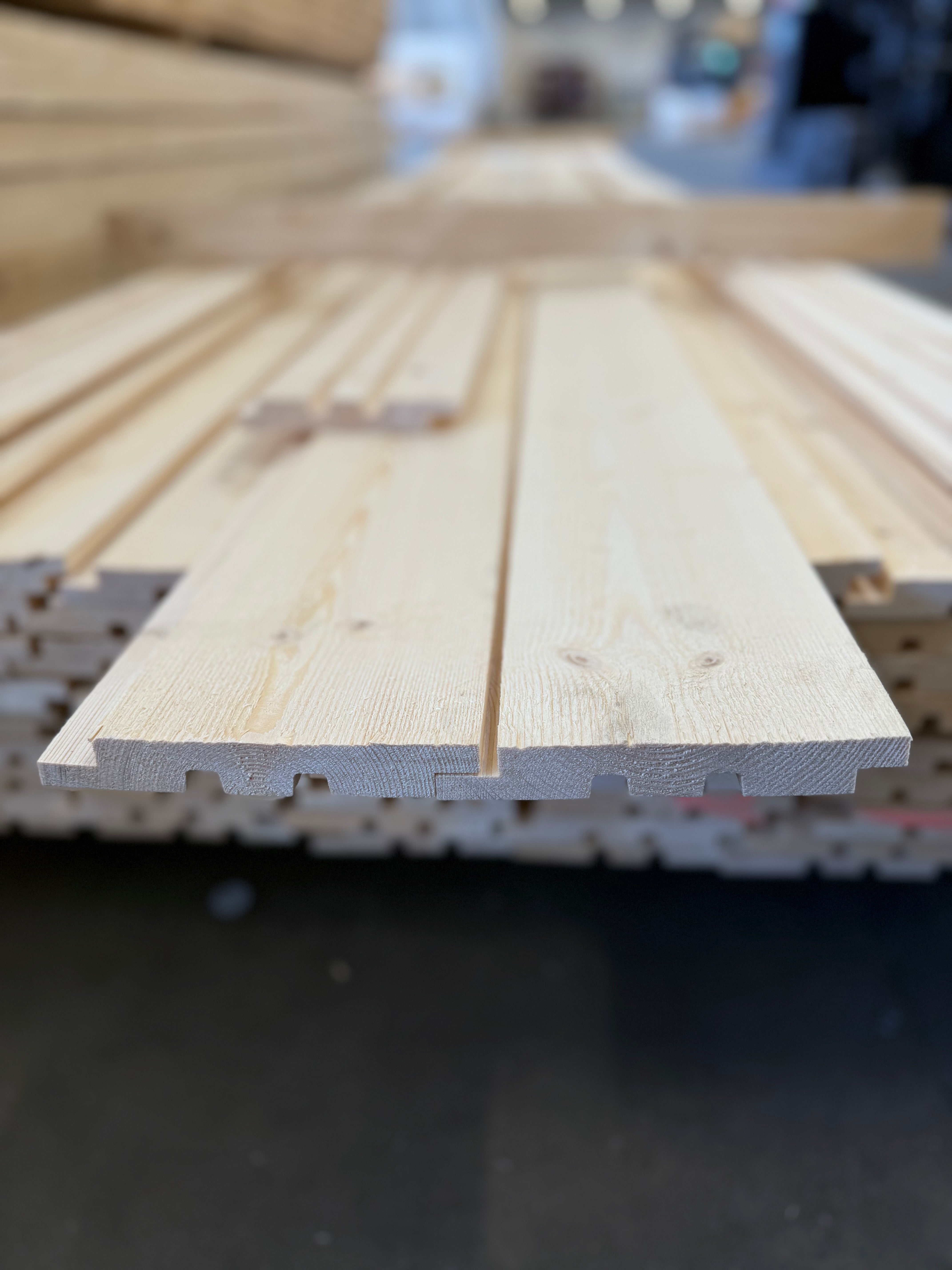 Paket Hakfals (Spårad Baksida) 21x145 mm – 5,70 m – 69 st – Obehandlad