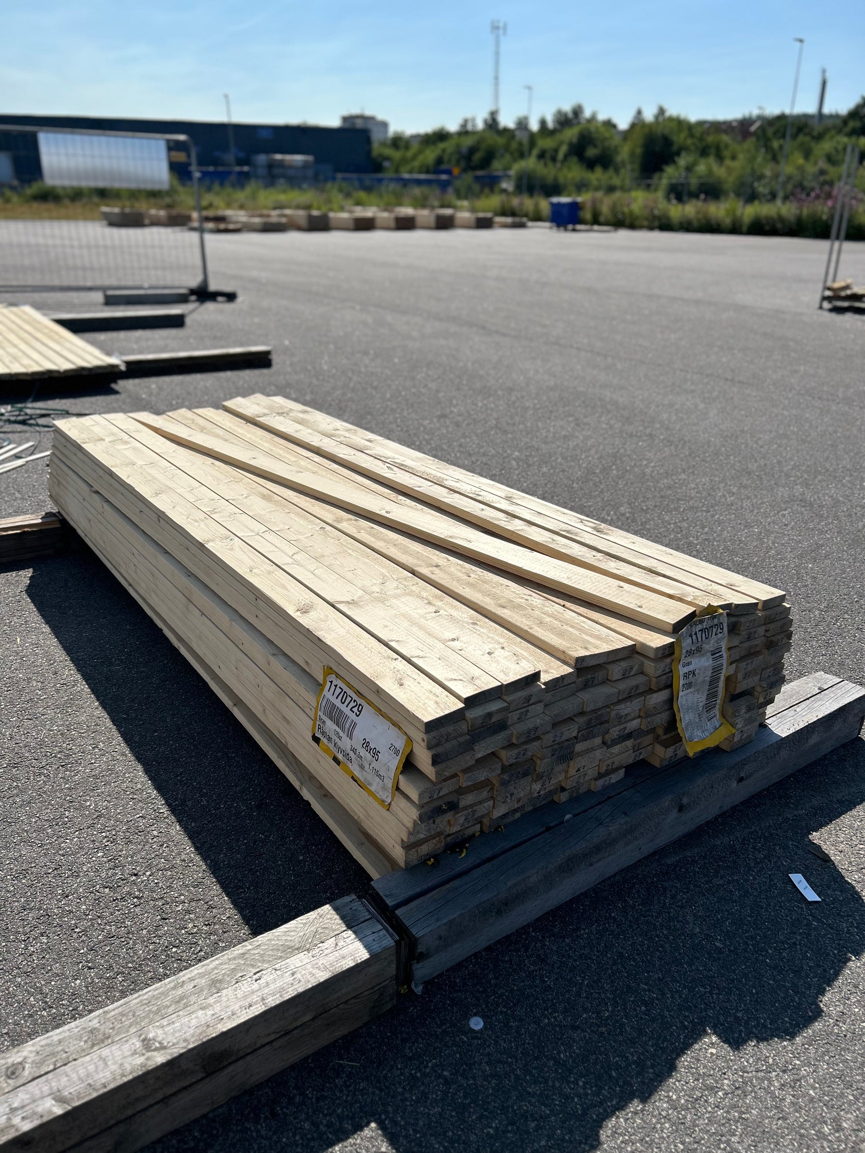 Paket Finsågade Brädor 28x95mm – 2,70 m – 128 st