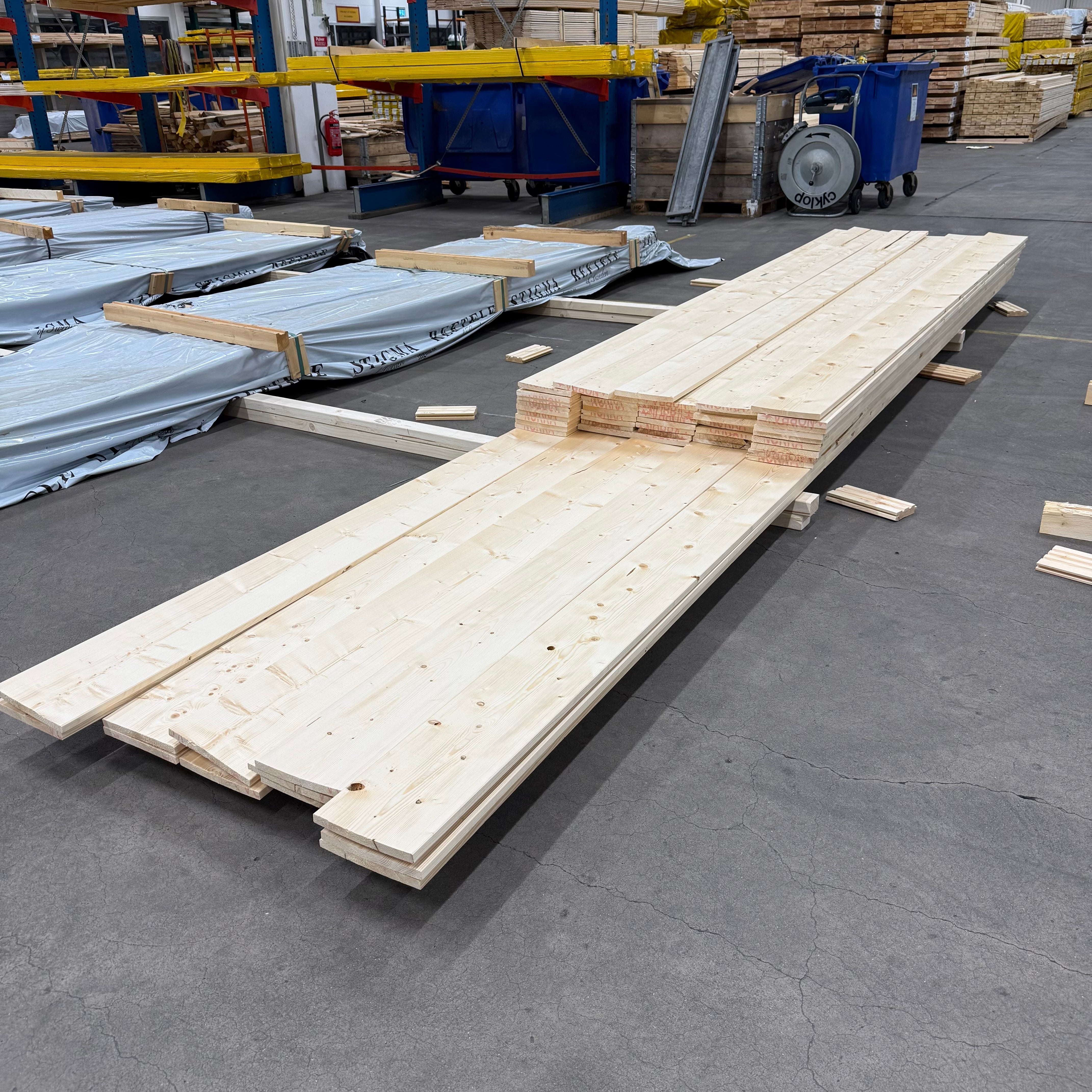 Paket Hyvlade Brädor 18x195mm – 56 st (3,3–5,5 m, gran, utskott)