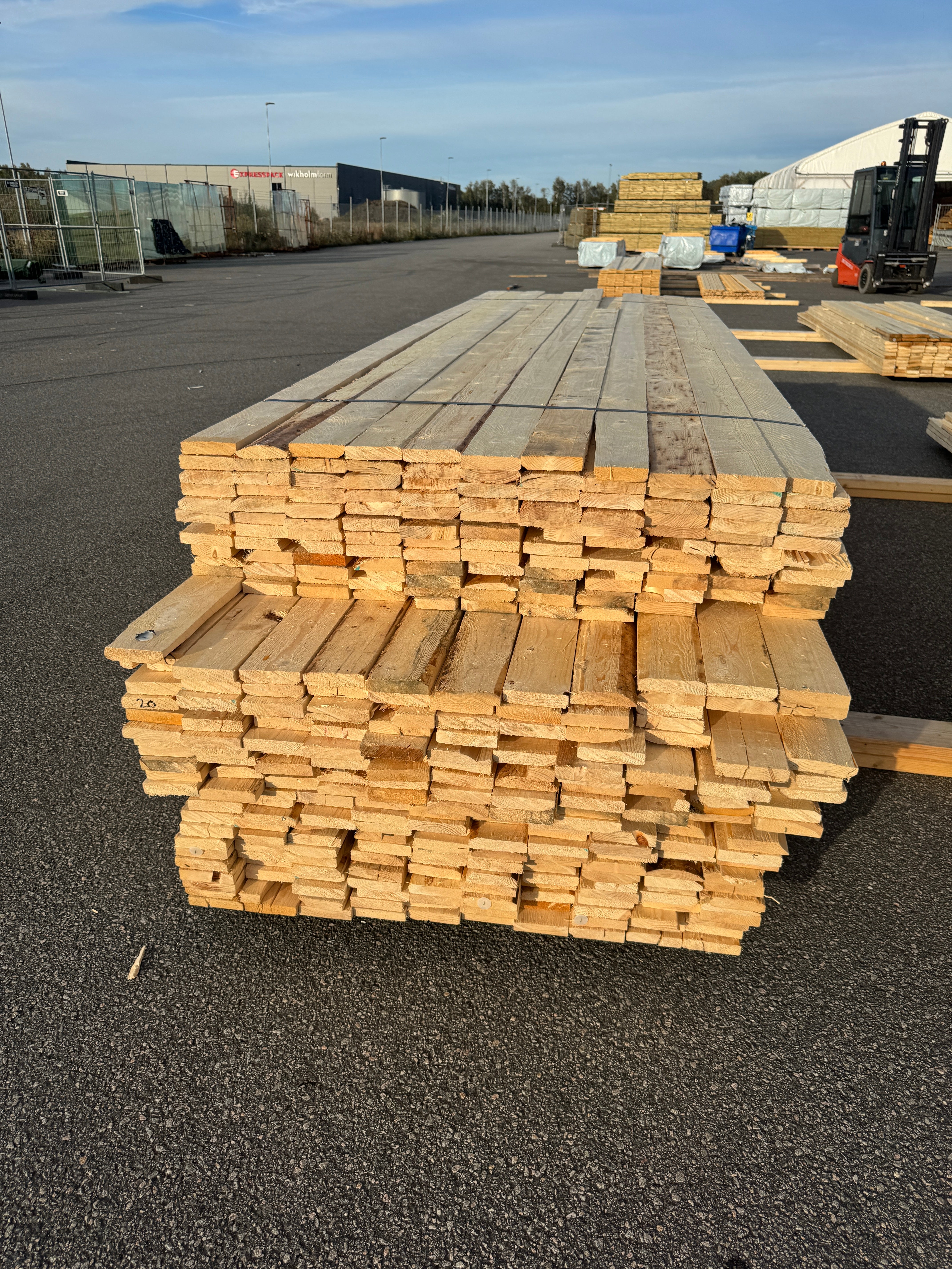 Paket Brädor 22x100mm Råsågad – 365 st (3,6–5,4 m, gran, obehandlad)