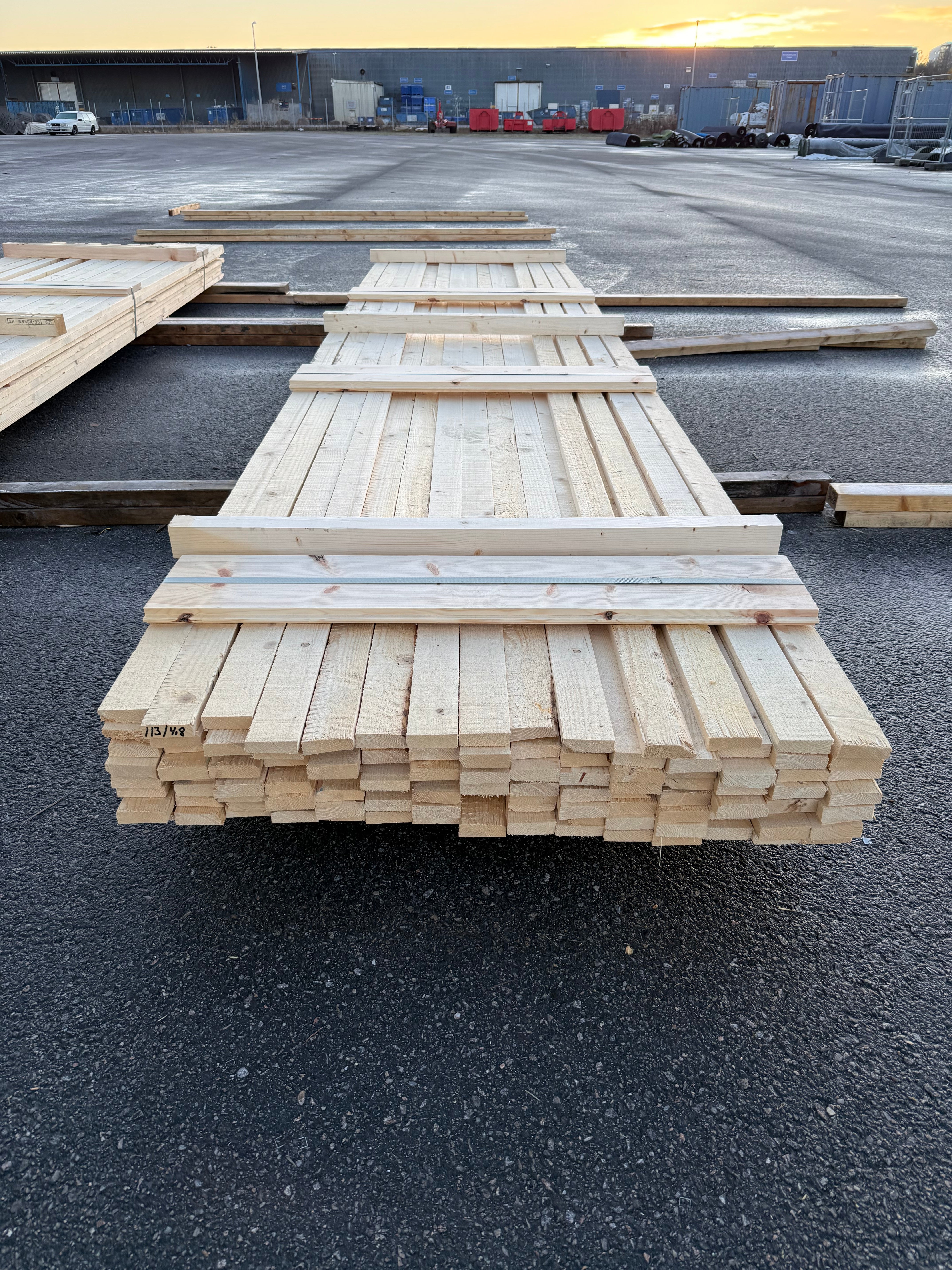 Paket Brädor 19x63mm – 113 st (4,80 m, gran, ohyvlad/råsågad)