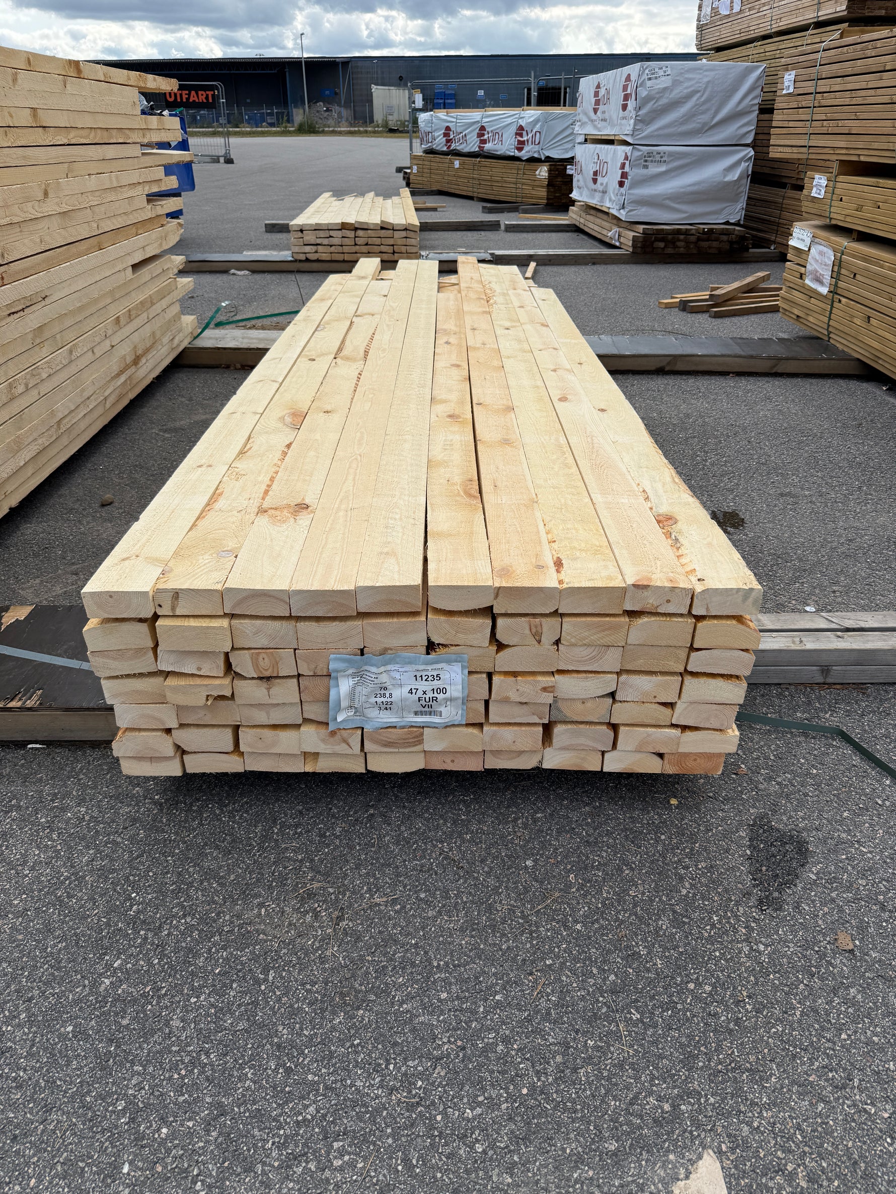 Paket Ohyvlade Reglar 47×100 mm – 70 st (2.70-3.90m)