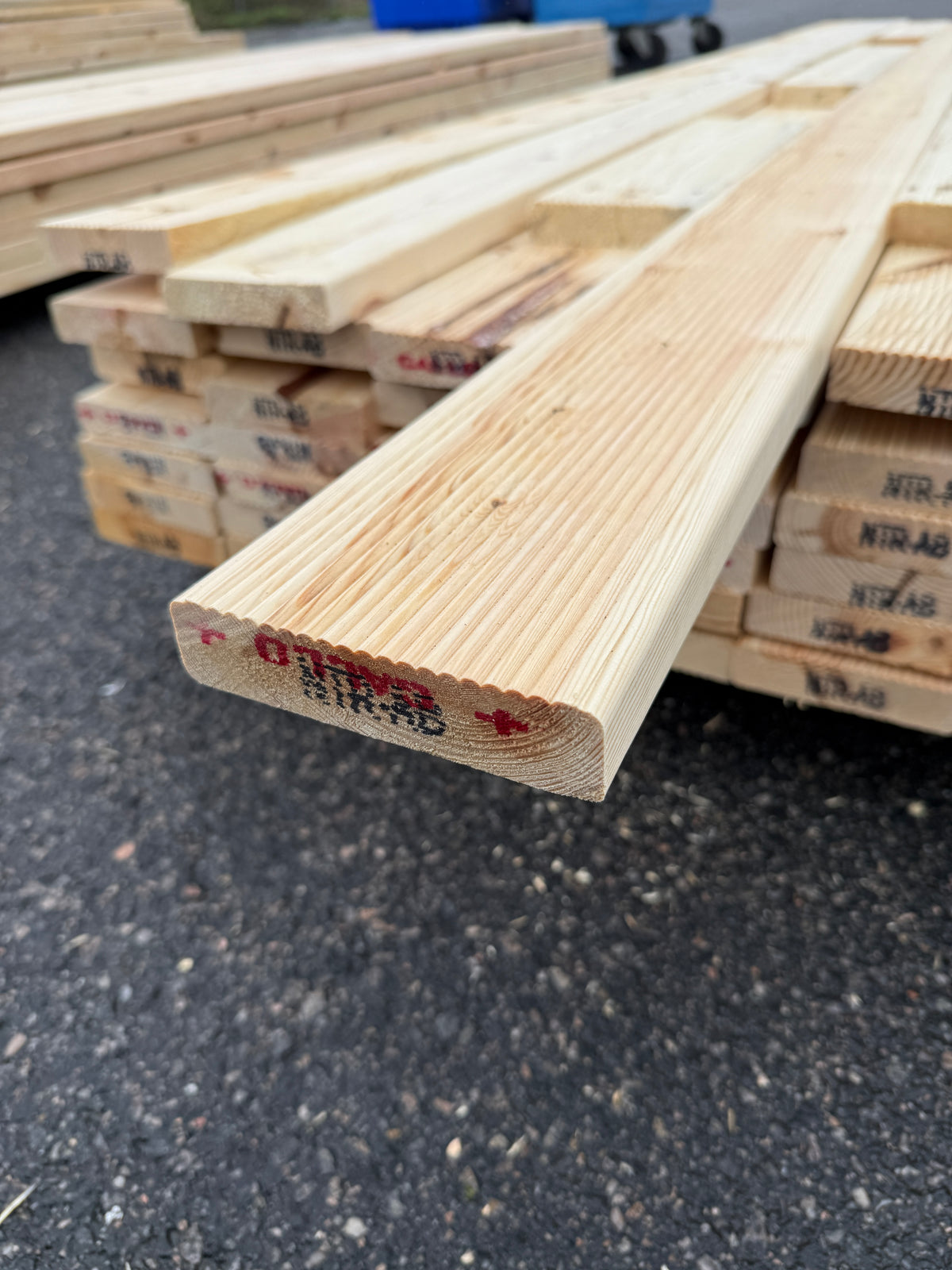 Paket Obehandlad Rillad Trall 28x120mm 3,00m 60st (Andra Sortering)