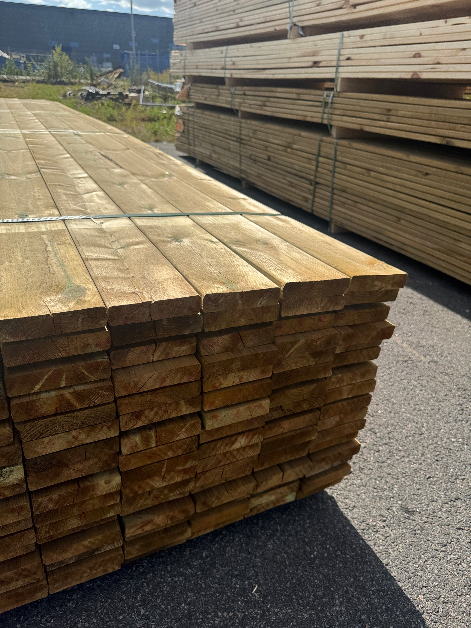 Paket Slät Trall 28x120 – 144st – 4.80 m – NTR AB – ANDRASORTERING
