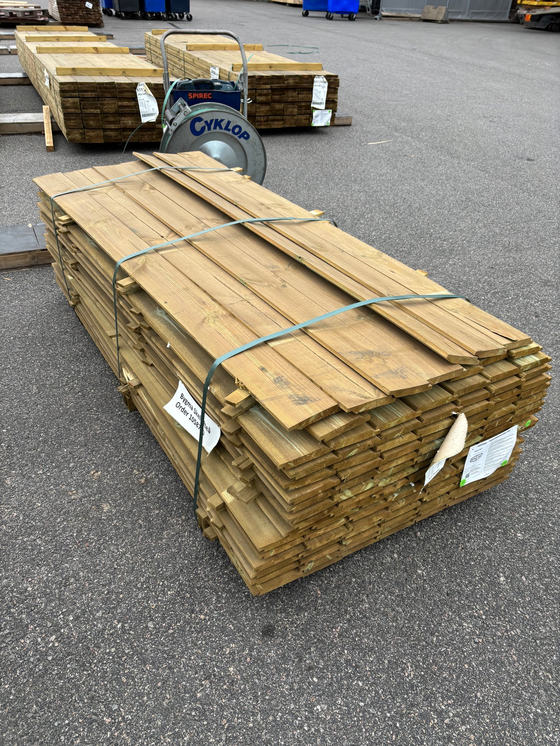 Paket Tryckimpregnerad Ytterpanel Enkelfas Halvspont 22x145mm – 118st
