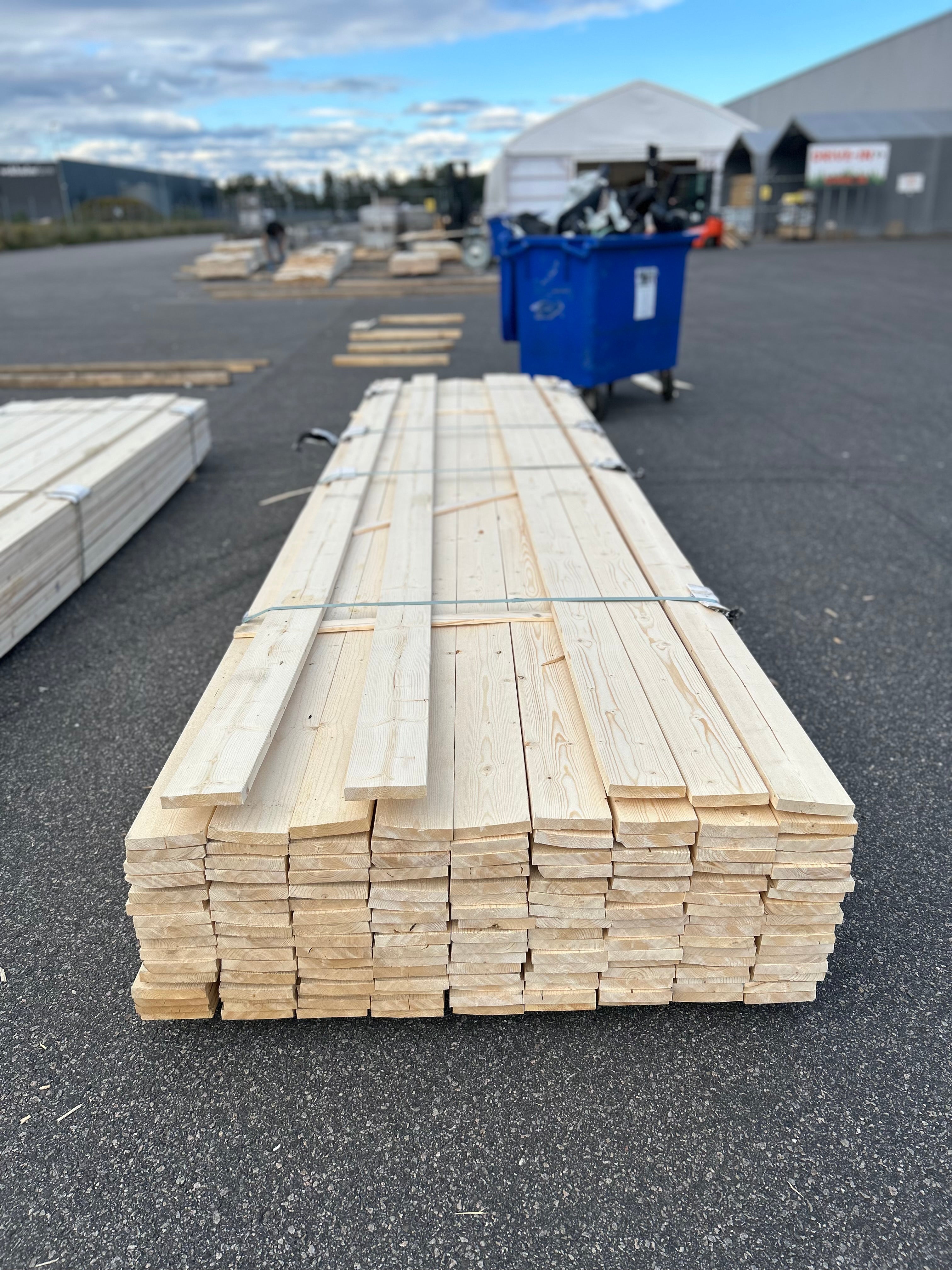Paket Finsågad Panel 22x120mm 149st 4.20m – Andra sortering