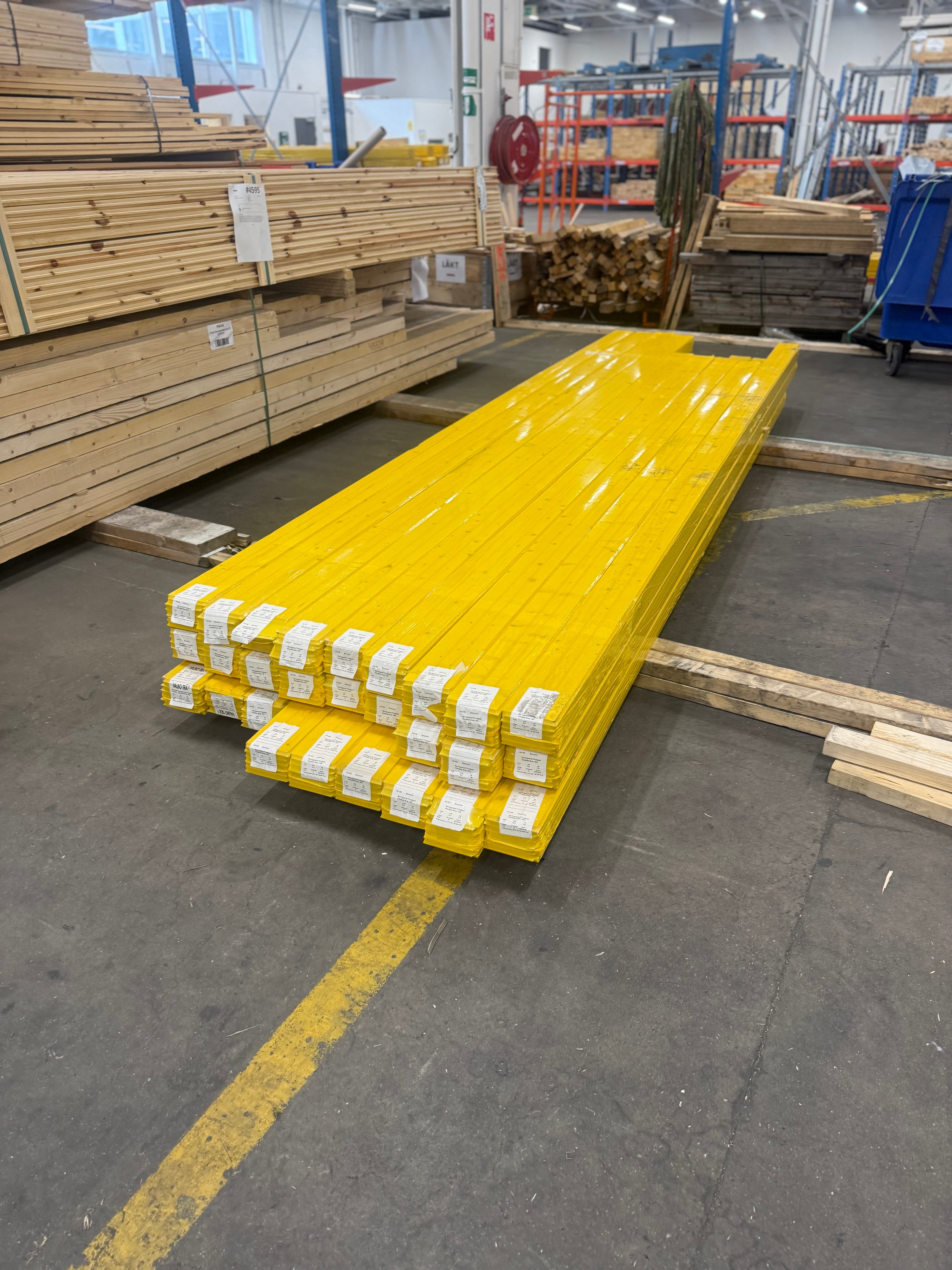 Paket Springpanel Finsågad Vitmålad Gran 14x120mm