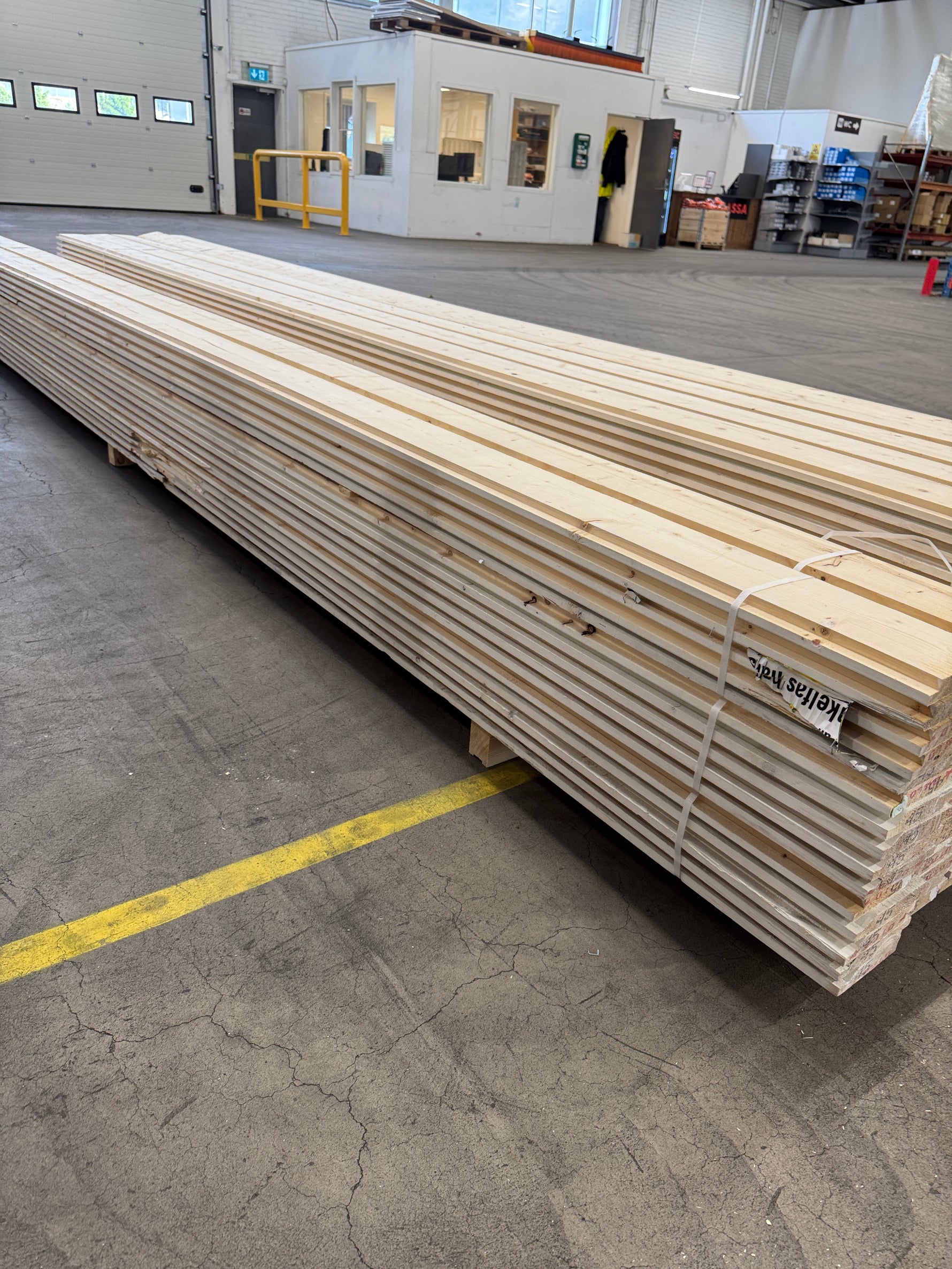 Paket Ytterpanel Enkelfas Halvspont 22x120mm, 4,50m, 127st – Grundmålad