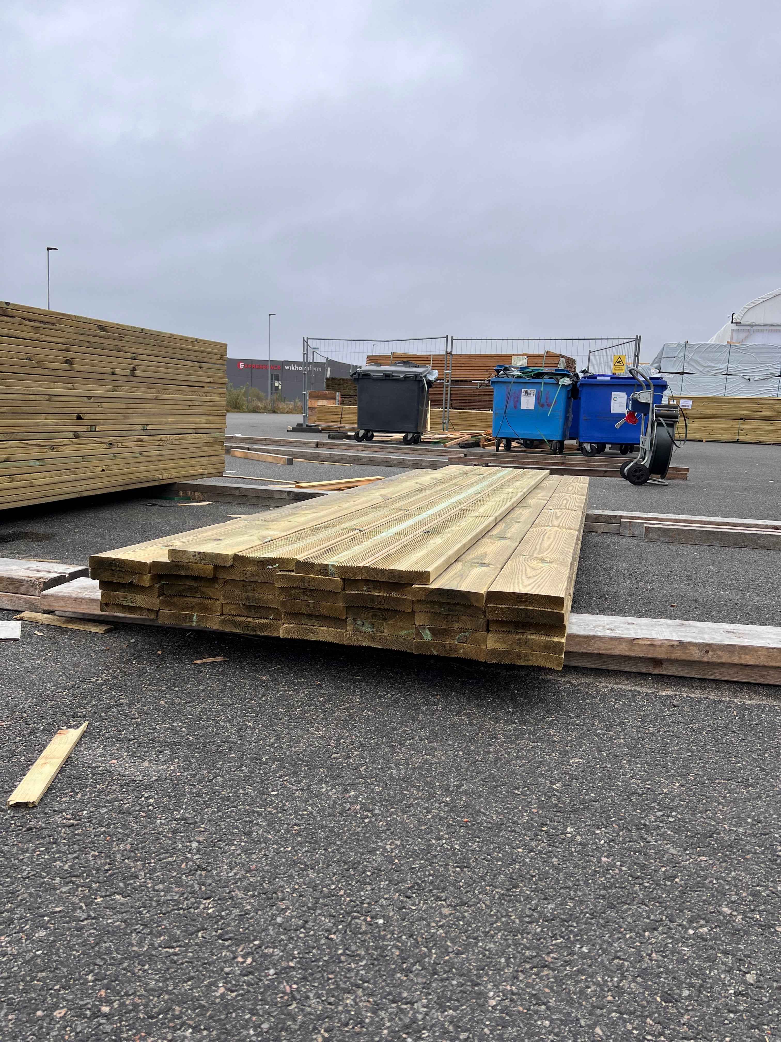 Paket tryckimpregnerad trall 27x145 rillad 39 st 3.30m (B-Sortering)