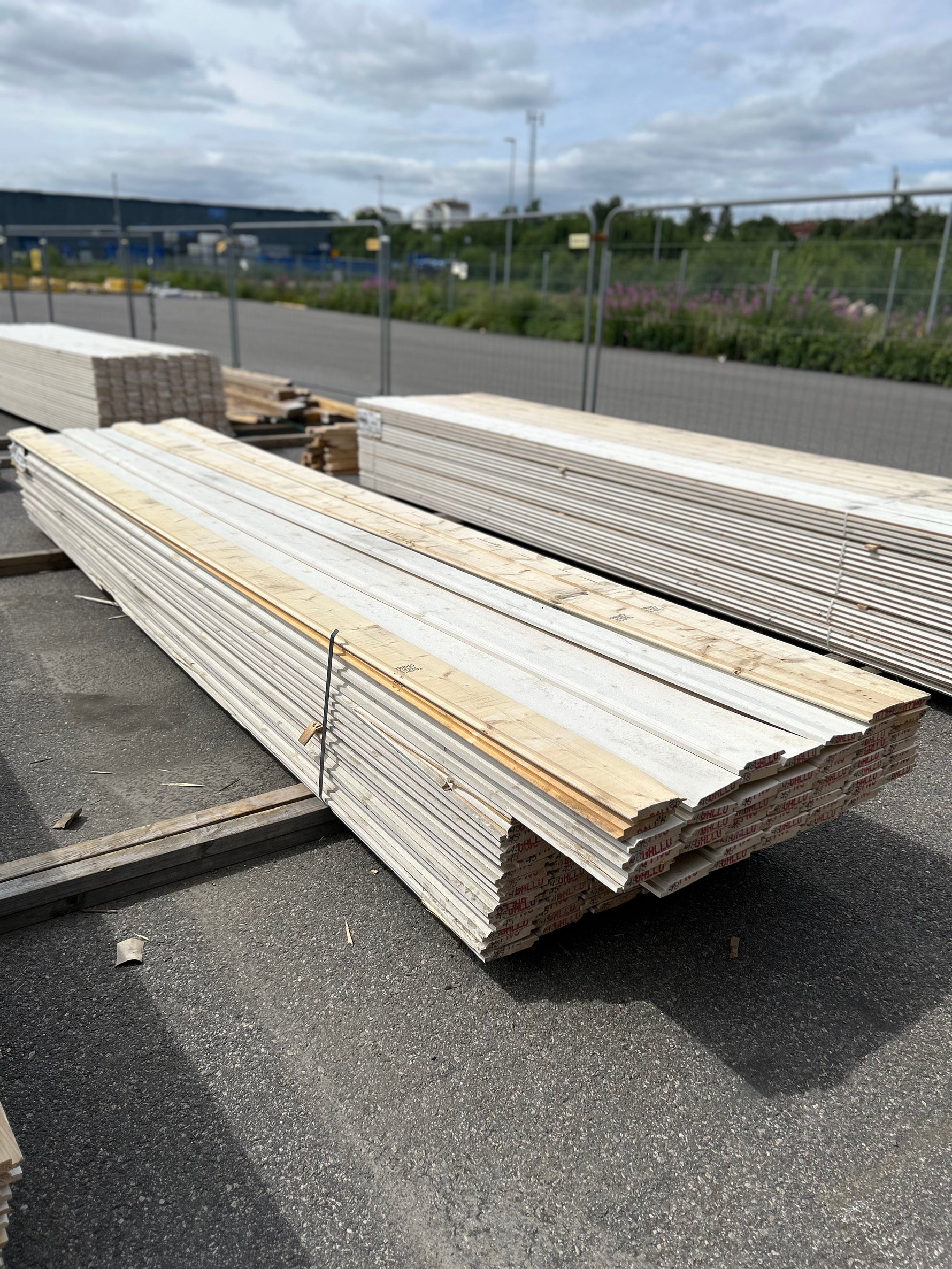 Paket Dubbelfas Halvspont 22x145mm 4.50-4.80m 140st Grundmålad