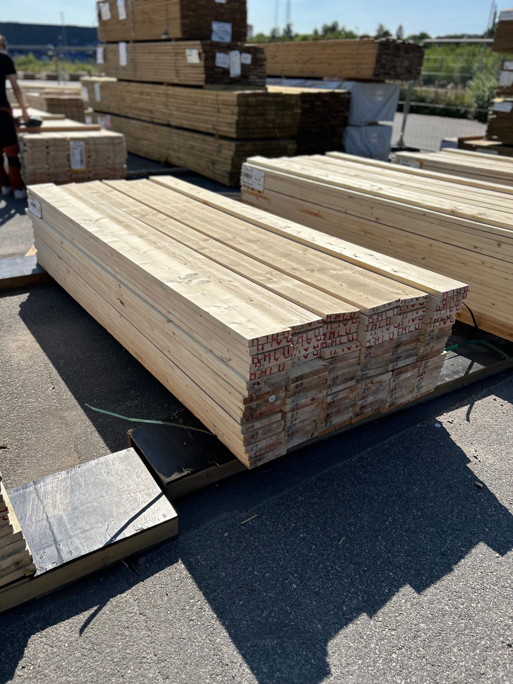 Paket Finsågade Brädor 28x170mm 2.70m 110st Obehandlad