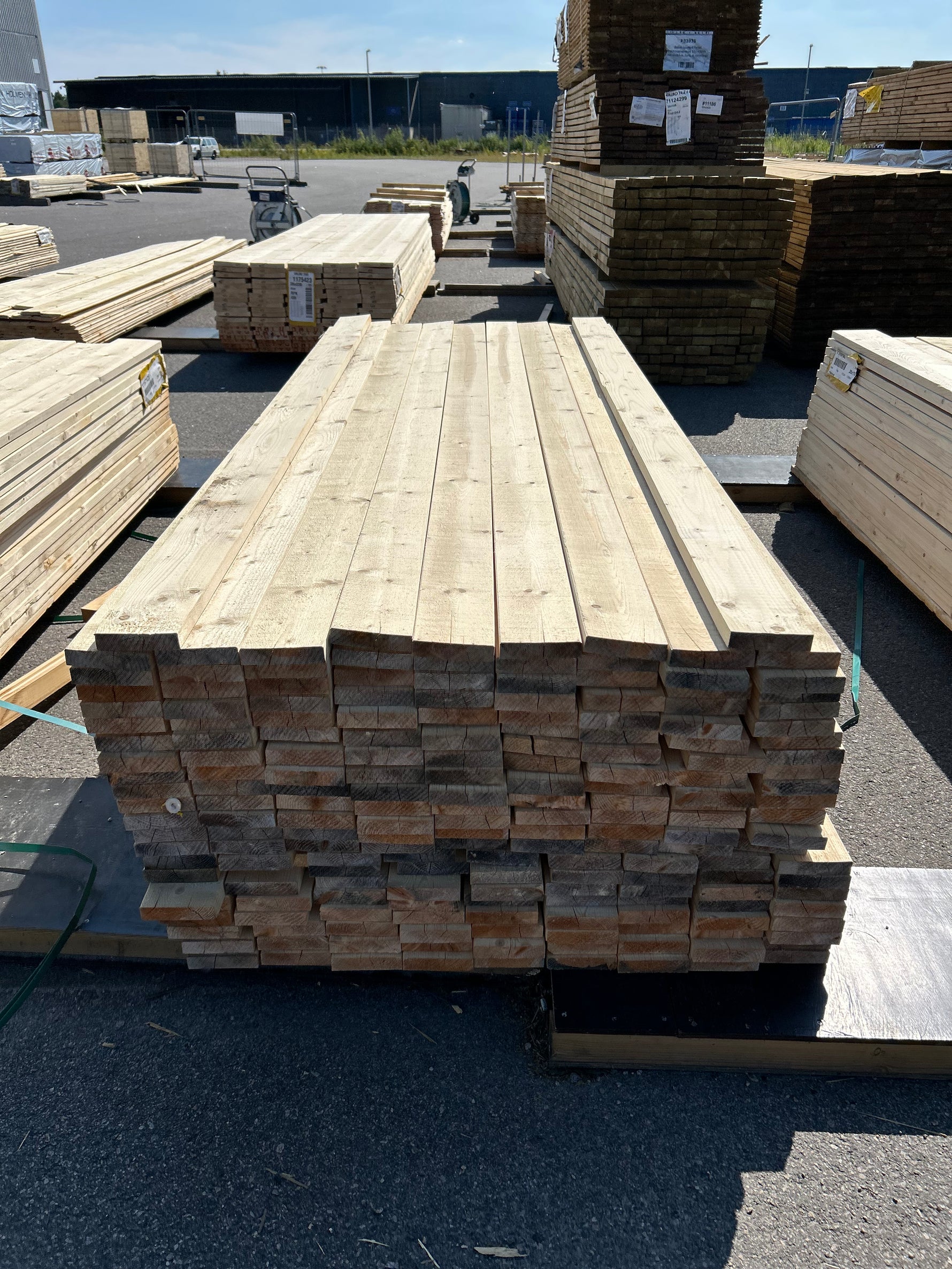 Paket Finsågade Brädor 28x120mm 191st 2.70m Obehandlade