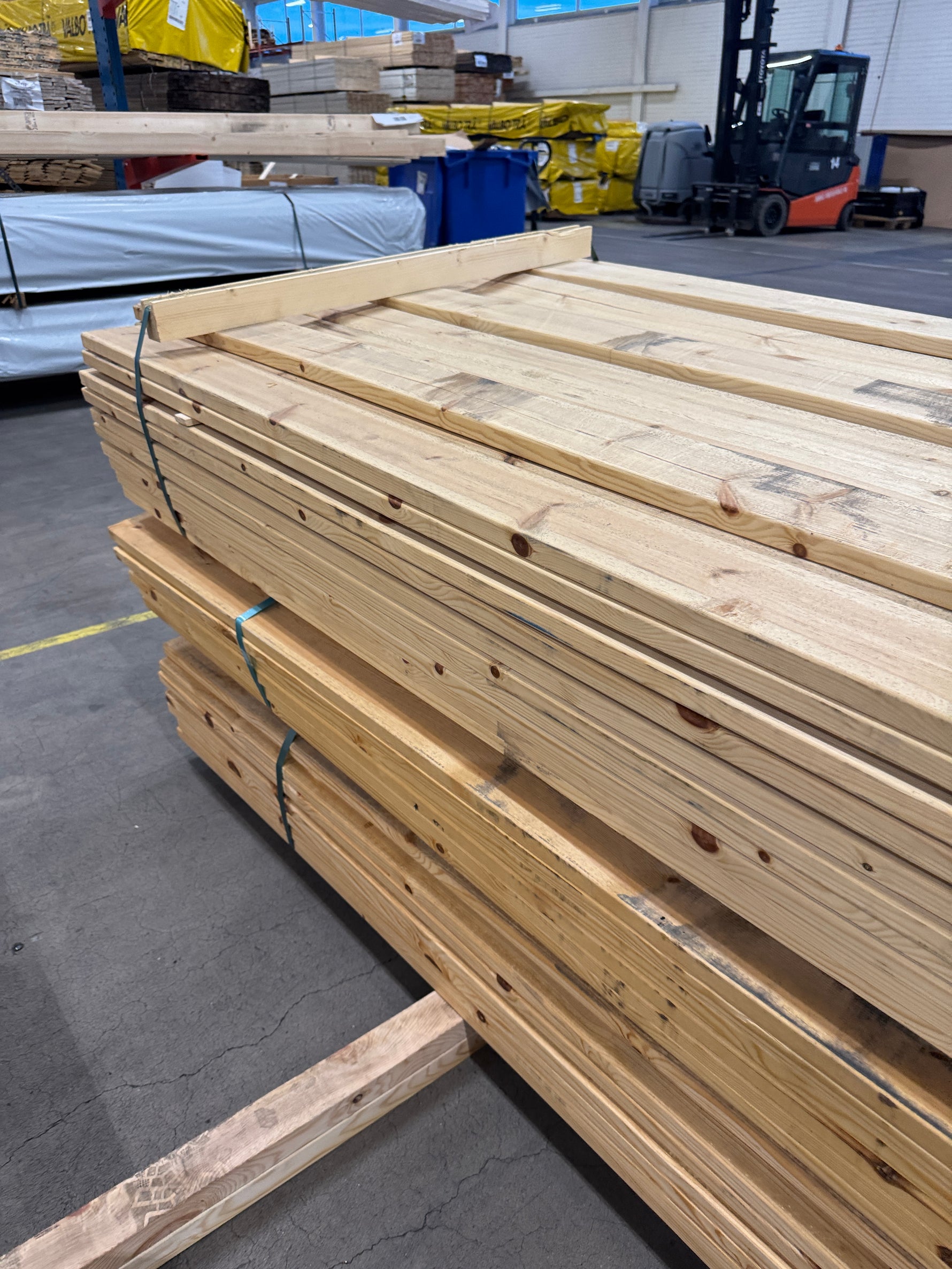 3 paket Trall 28x120mm 4,20m – 200 st Felhyvlad