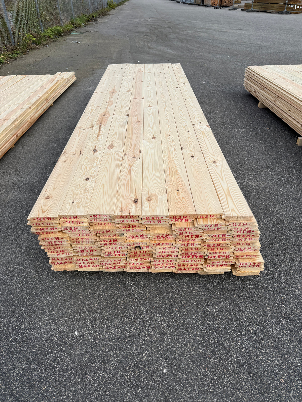 Paket Spontade Furu Brädor 27x145mm 3,60m – 112st (Andra Sortering)