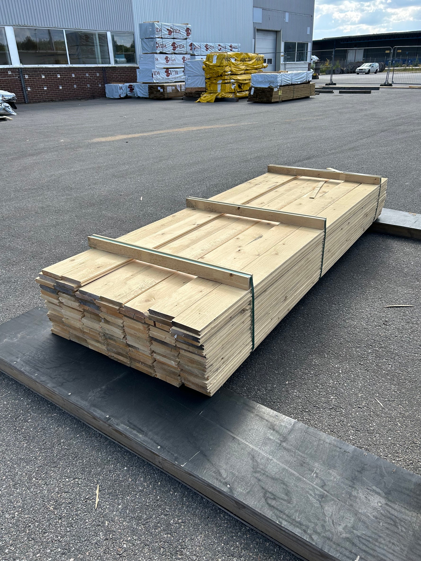 Parti Luckämne 23x145mm 2,70m 102st Gran