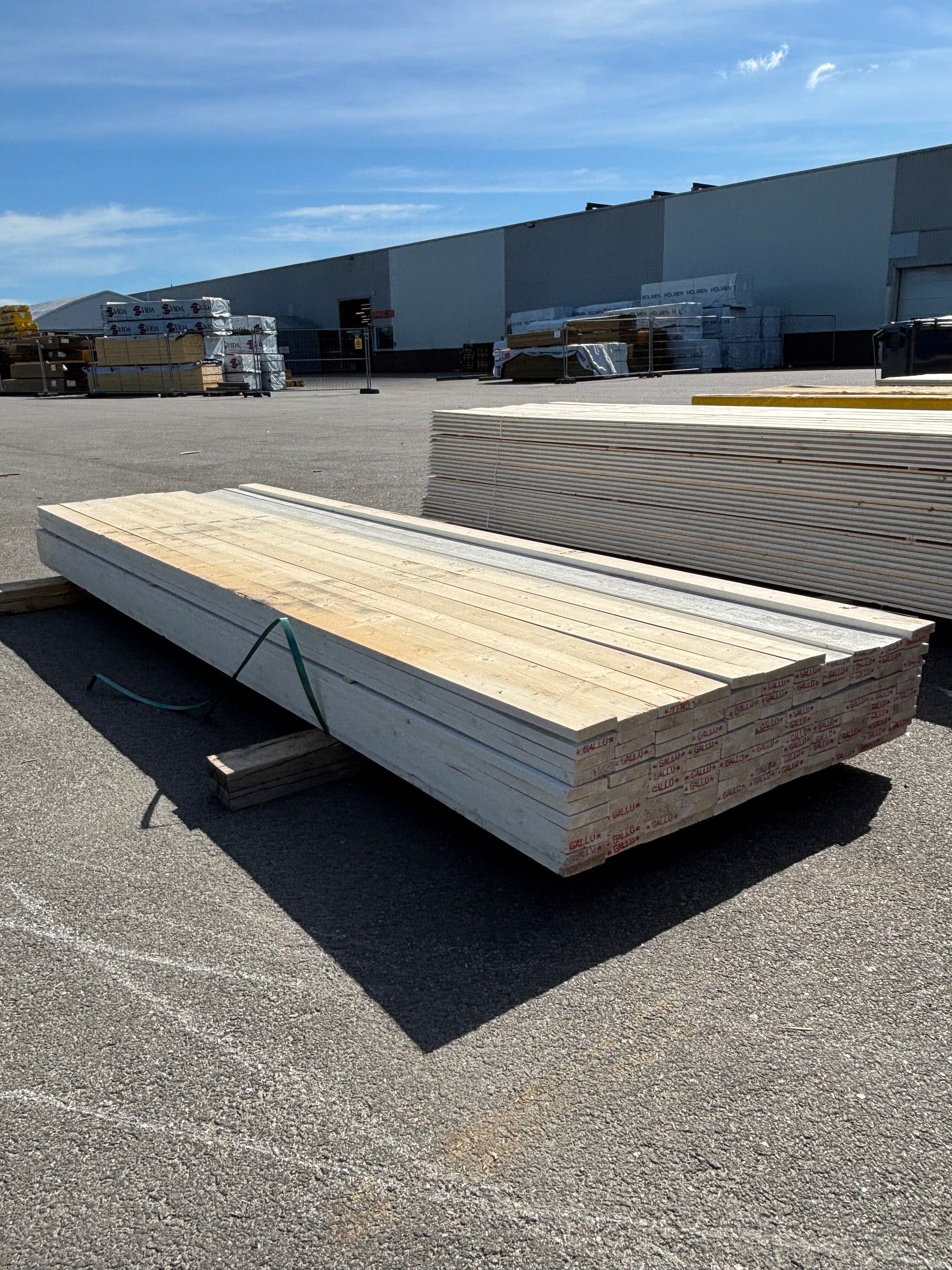 Paket Finsågade Brädor 22x95mm, 118st 3.60m Grundmålade