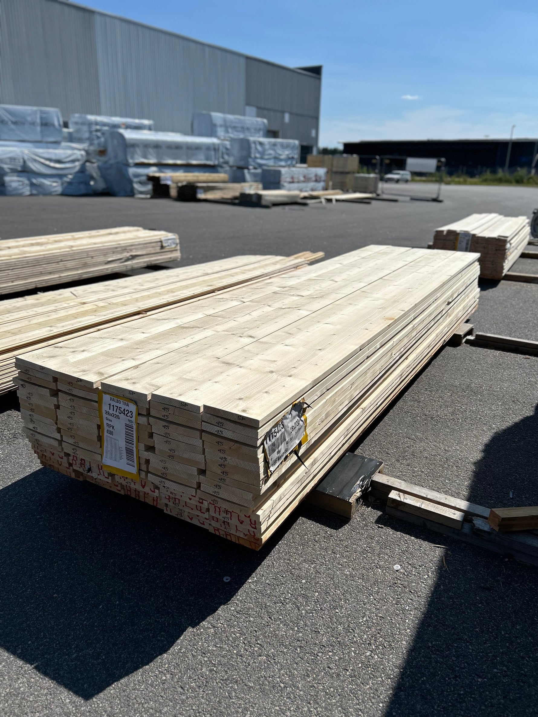 Paket Finsågade Brädor 28x220mm 4.50m 95st Obehandlade