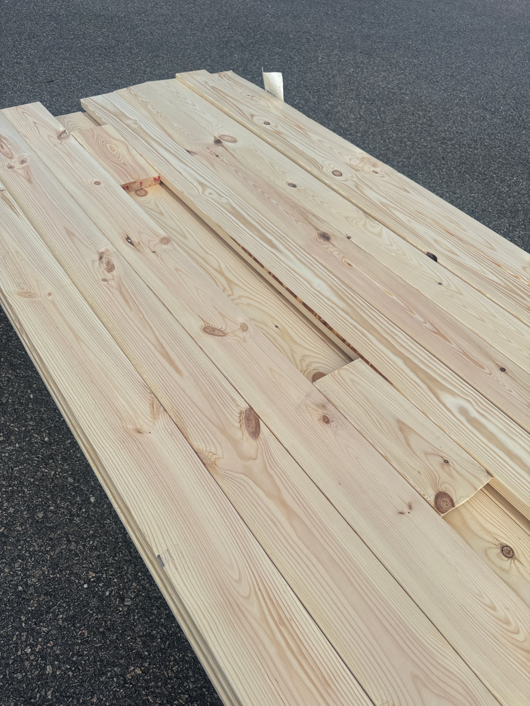 Paket Hyvlad 28x120 – 35st – 2.70 m – ANDRASORTERING