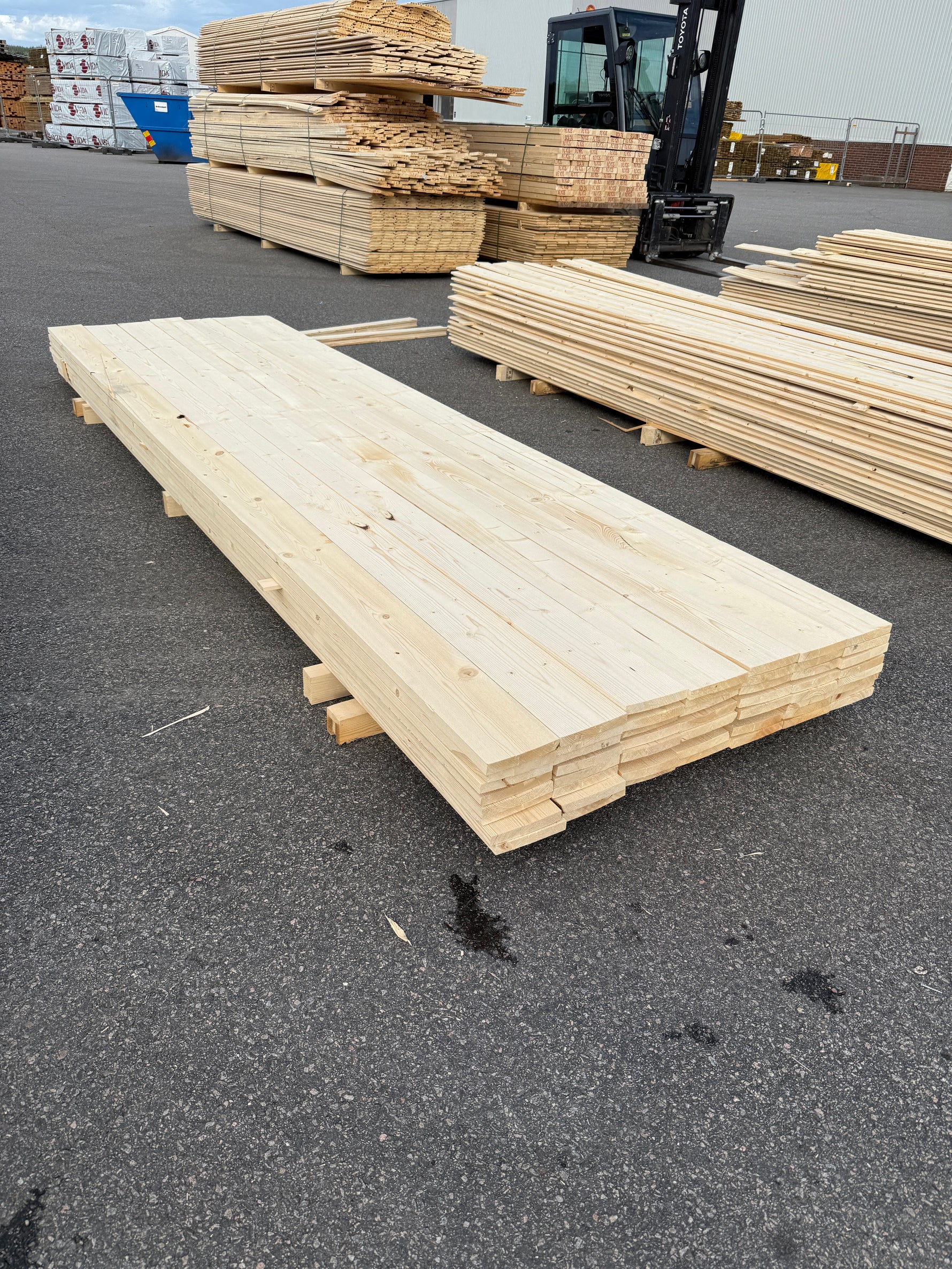 Paket Finsågade Brädor 22x145 mm – 3,60 m (Andra sortering)
