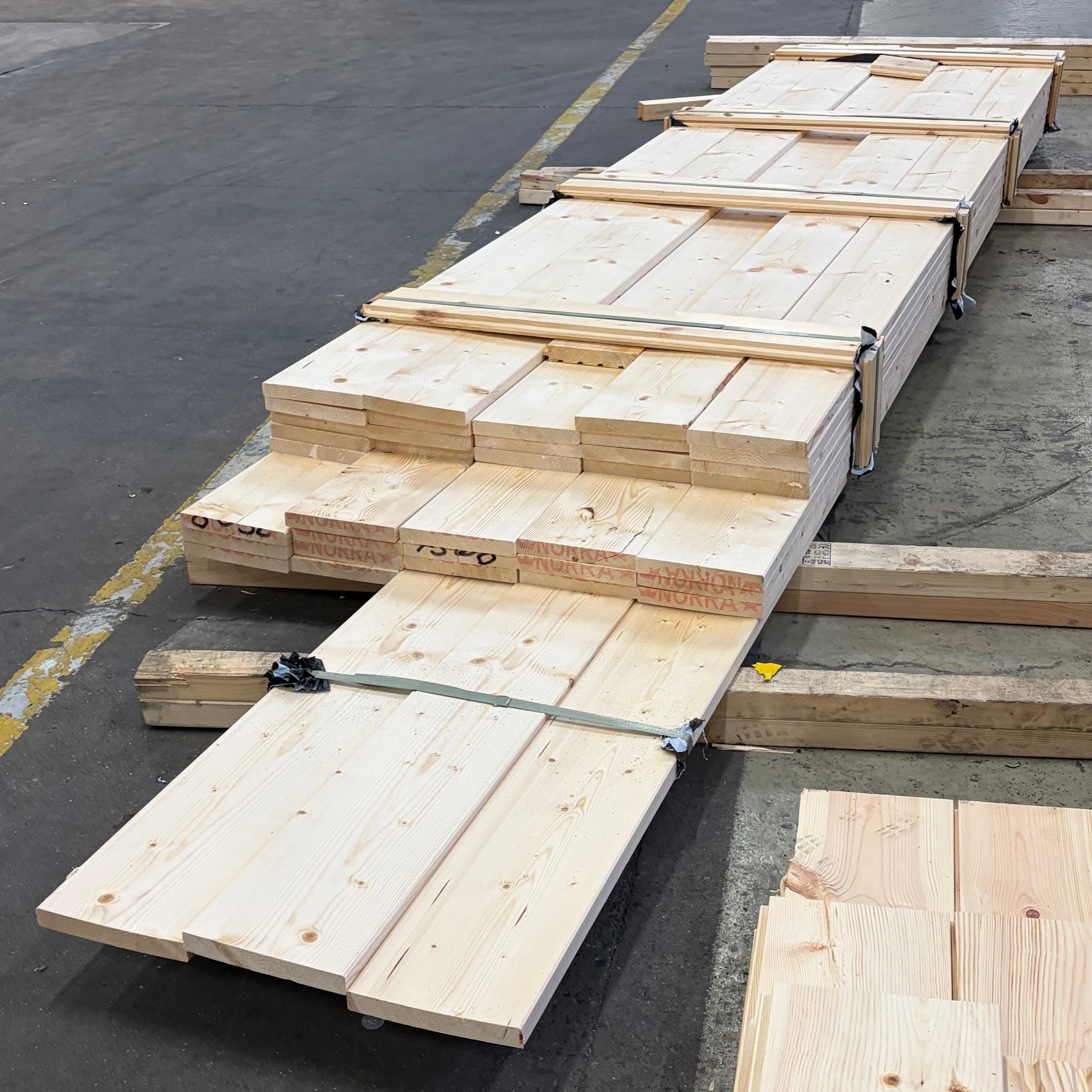 Paket Brädor Runtomhyvlat 26x194mm- 39st (3,90 - 5,10m)