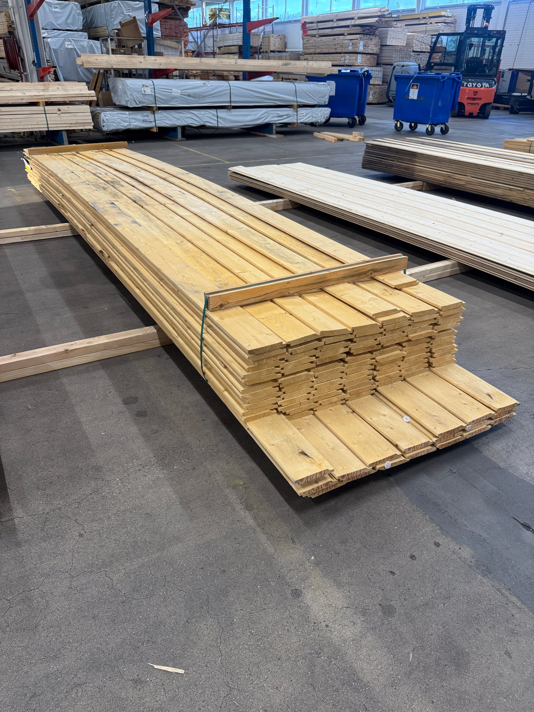 Paket Ytterpanel 22x145mm 4,80–5,40m – 110 st Vattenskadat