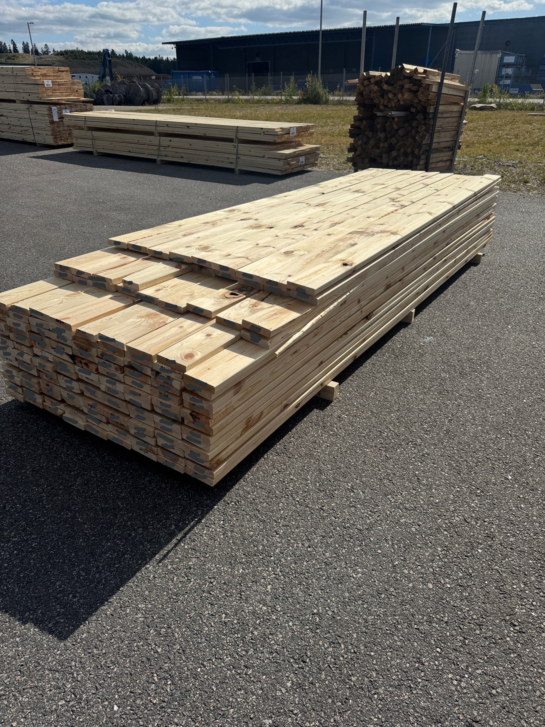 Paket Hyvlad 28x120 – 144st – 3.00–3.60 m – ANDRASORTERING