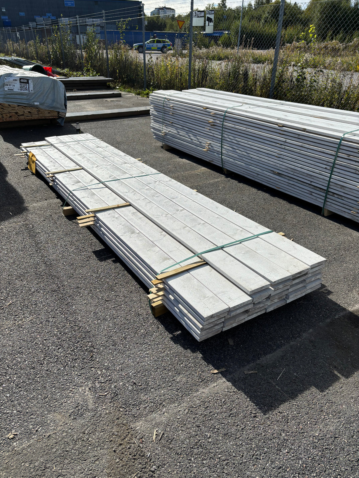 Paket Finsågade Brädor 22x145mm 3,90m 34st Grundmålade
