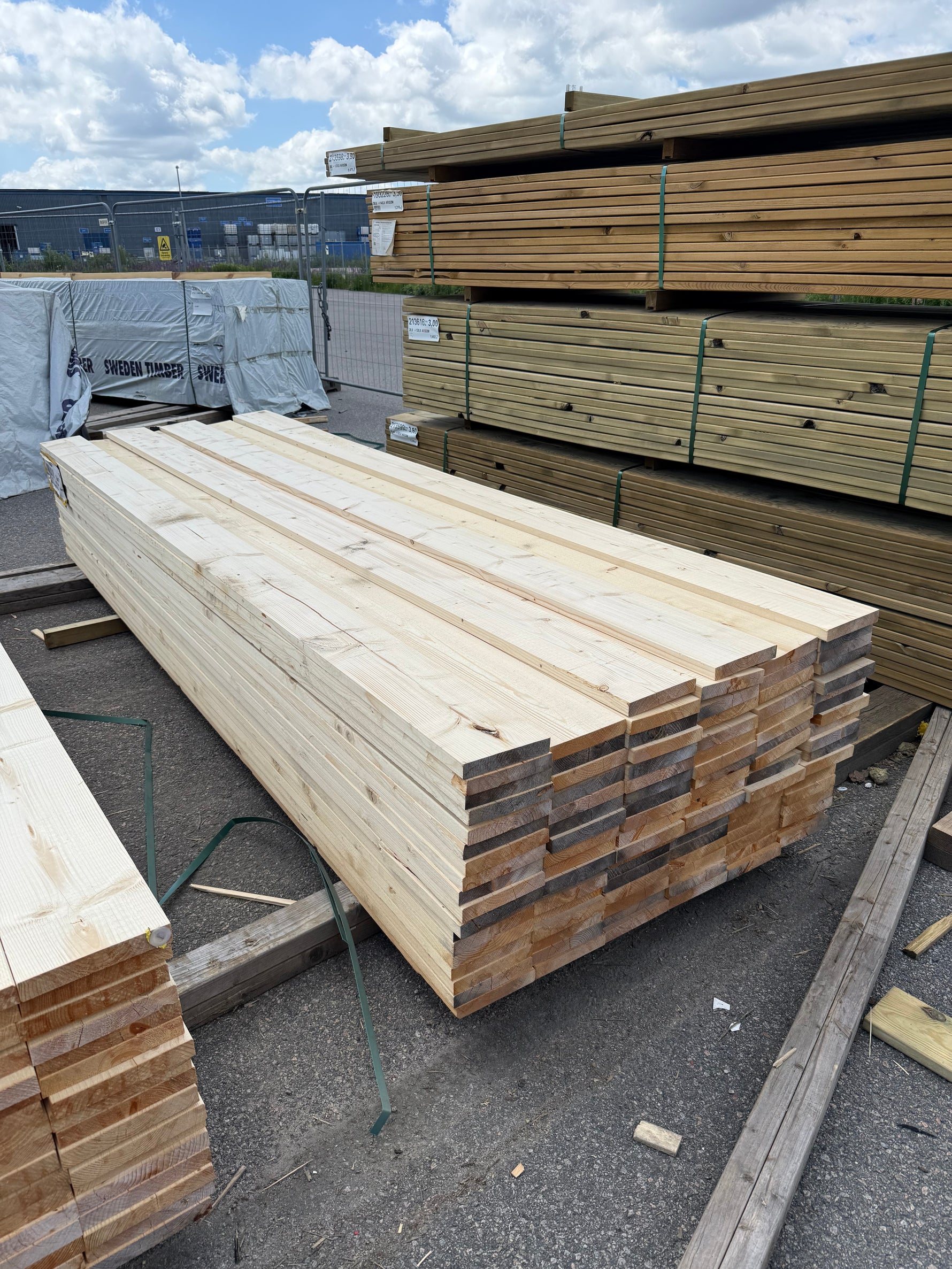 Paket Finsågade Brädor 28x170mm, 107st 3,30m