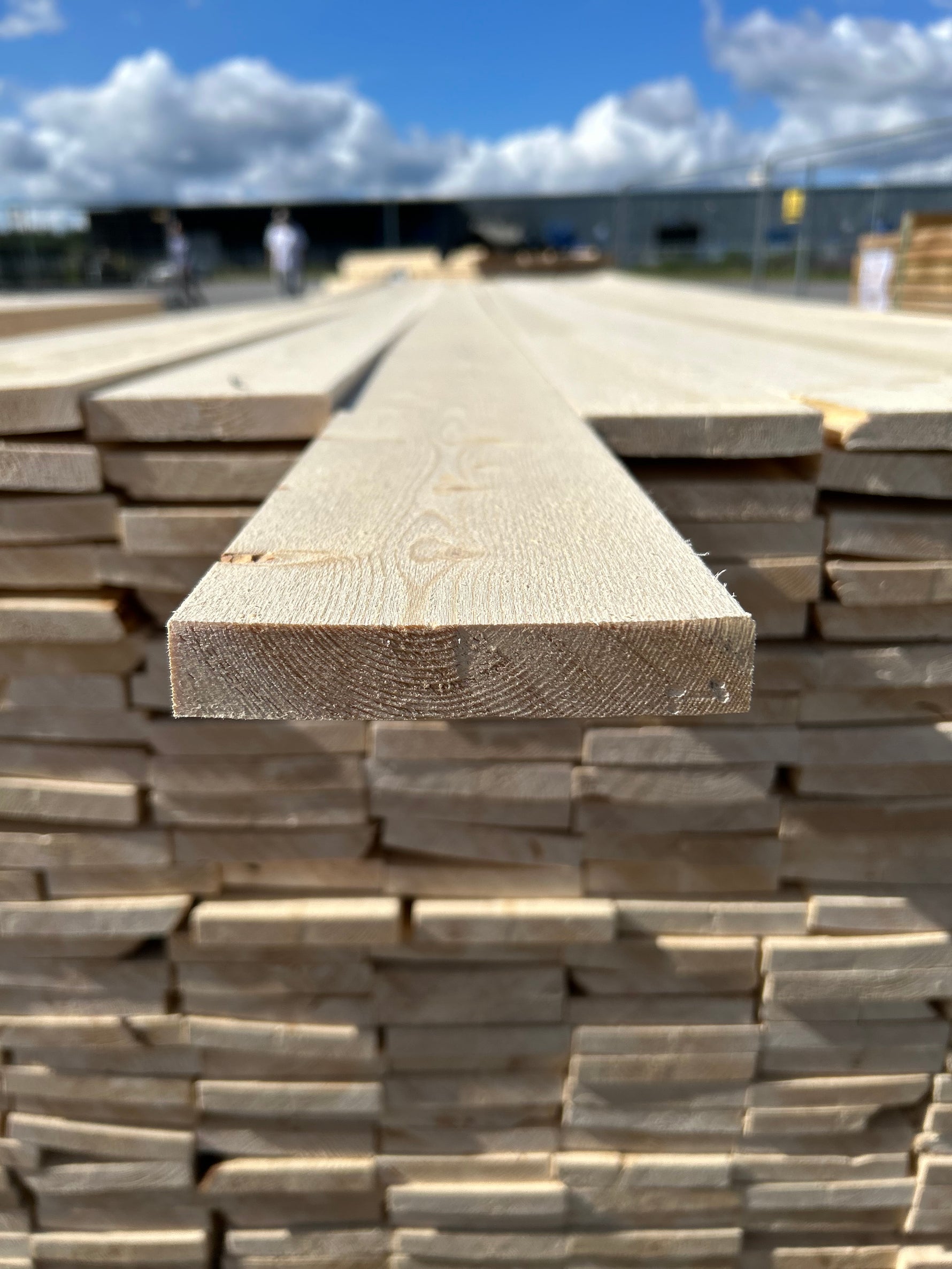 Paket Finsågade Brädor 22x120mm, 235st 4,20–5,40m (Andra sortering)