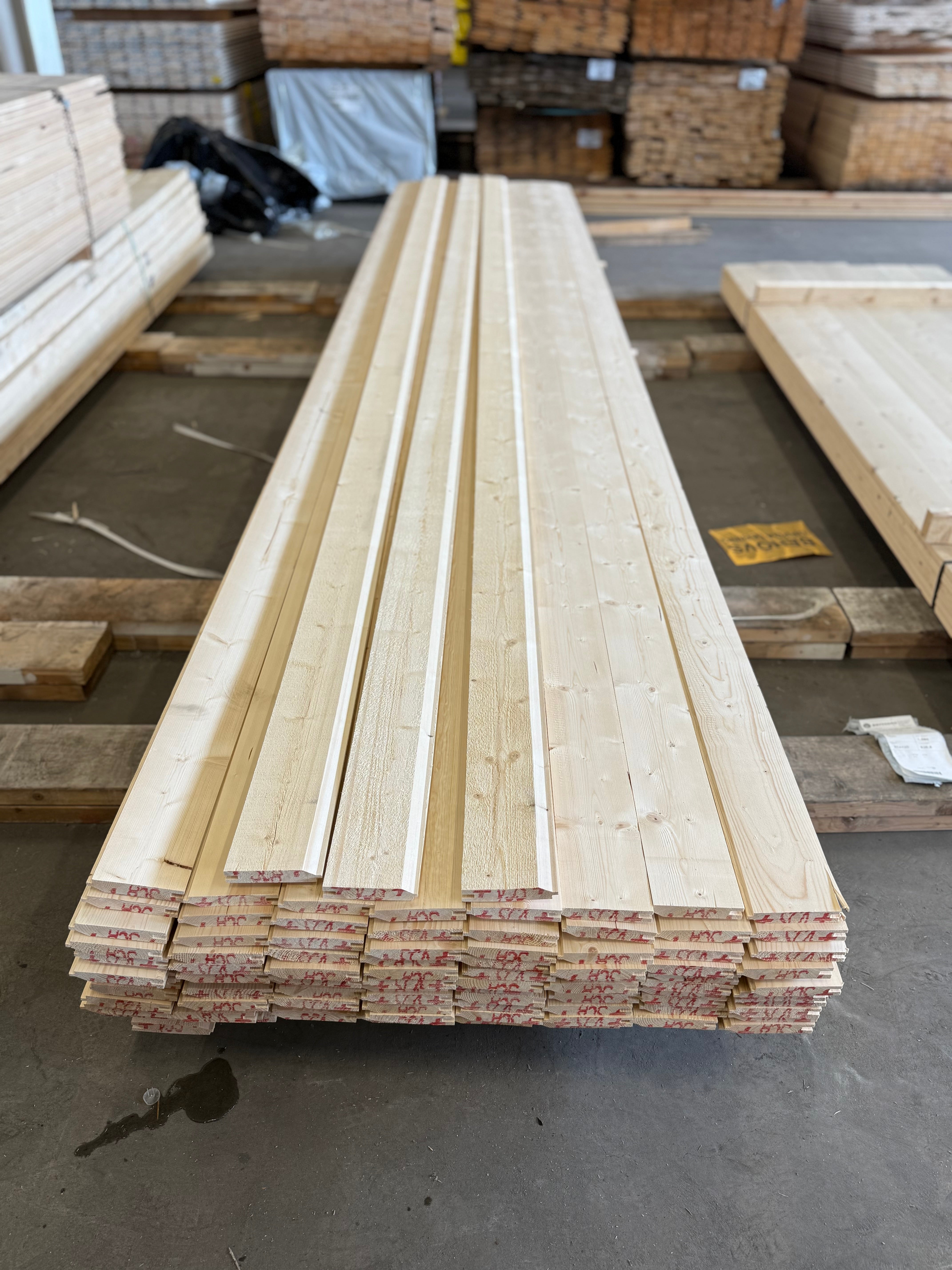 Paket Enkelfasspont 21x115 mm – 4,80 m – 131 st – Obehandlad OBS kort spont