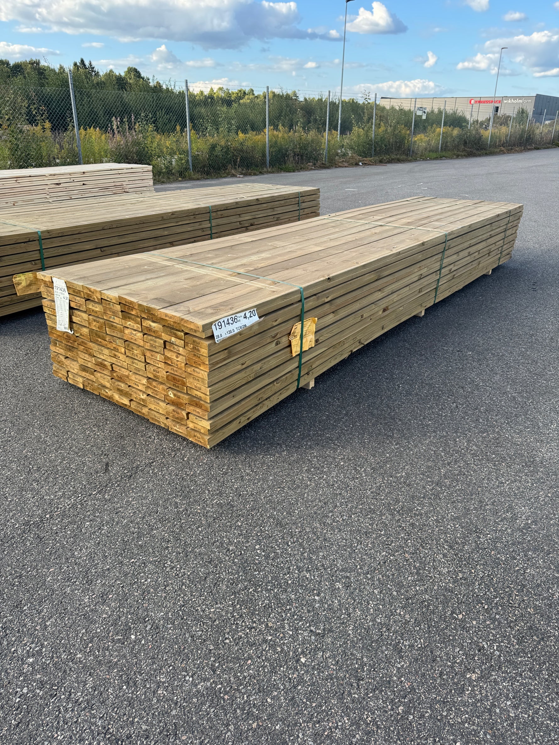 Paket Rillad Trall 28x120 – 144st – 4.20 m – NTR AB A-sortering