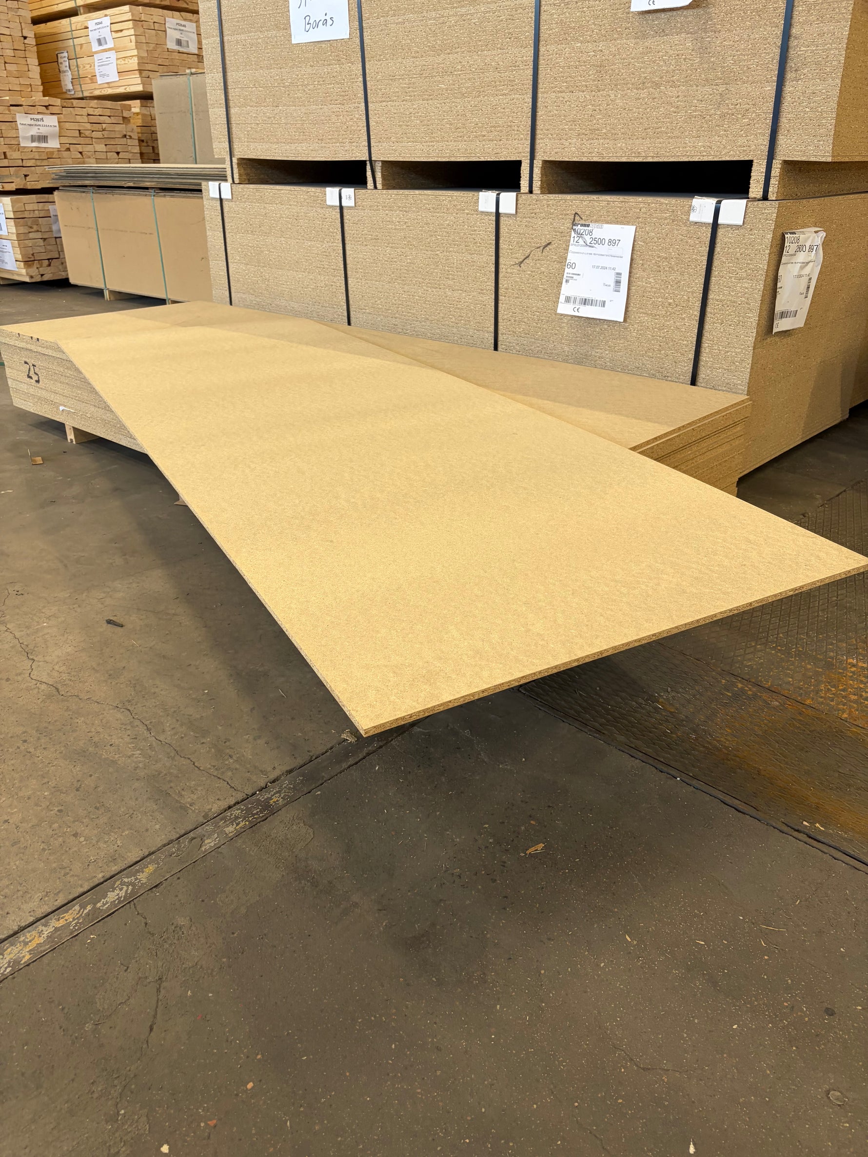 Spånskiva 12x2500x897mm- Kronospan