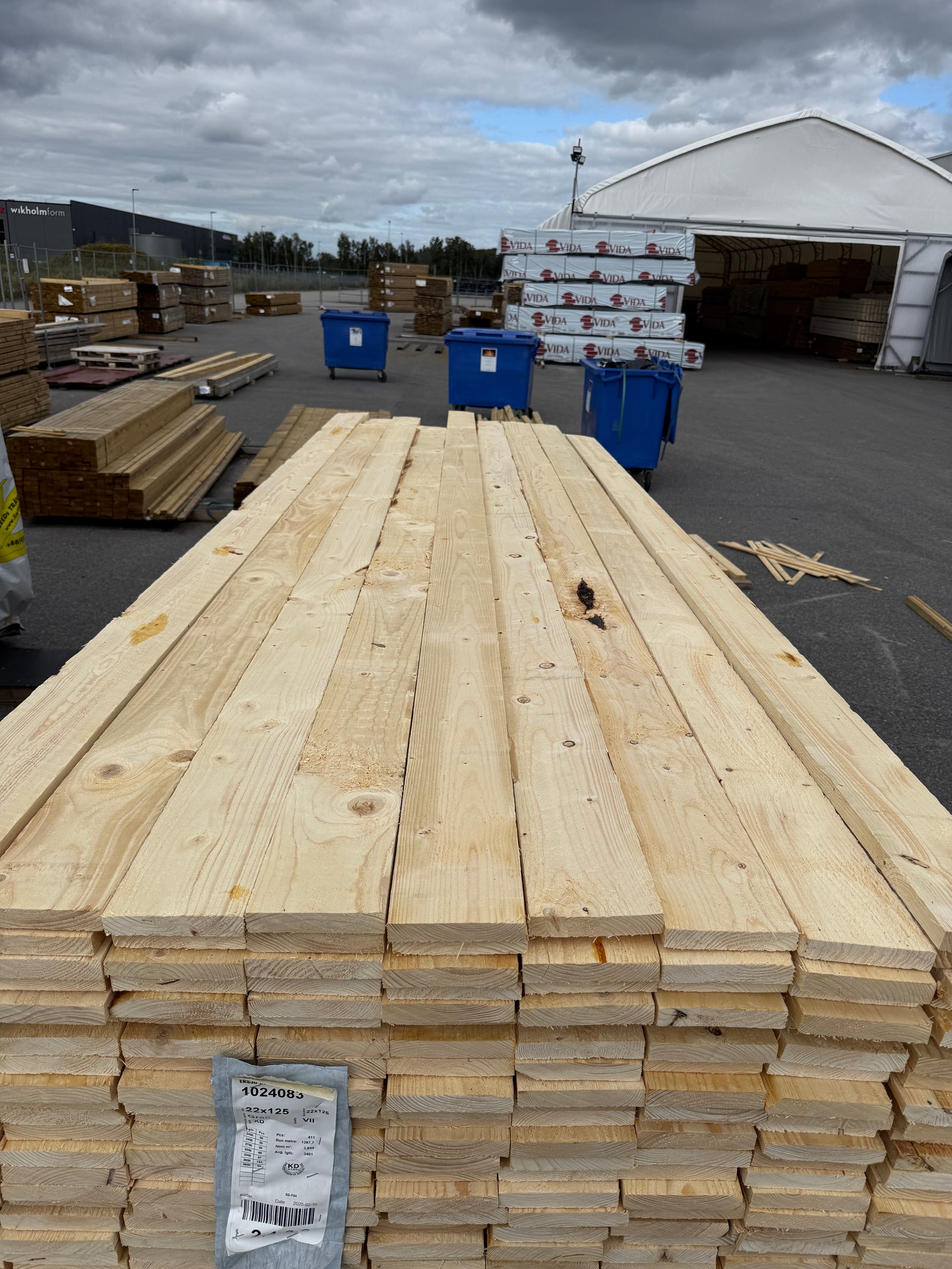 Paket Råsågade Brädor 22×125 mm – 411 st (2,40-3,90m)